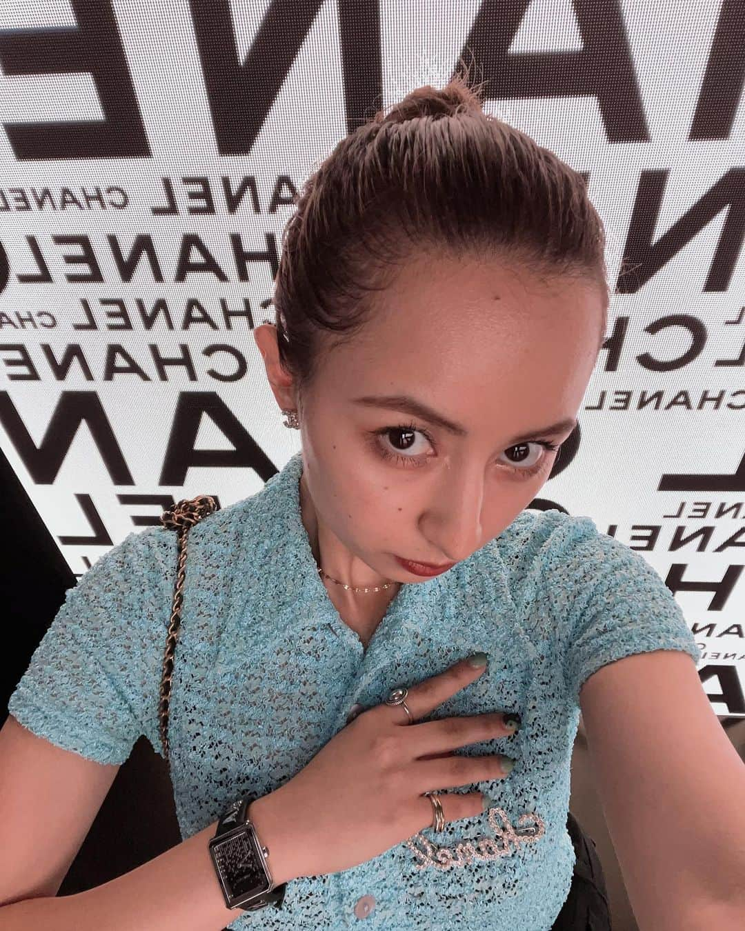 Julia Castroさんのインスタグラム写真 - (Julia CastroInstagram)「ChanelWanted⌚️ どの腕時計もとっても可愛かった🖤 . @chanelofficial  #chanelwanted」6月26日 21時17分 - julia.c.0209