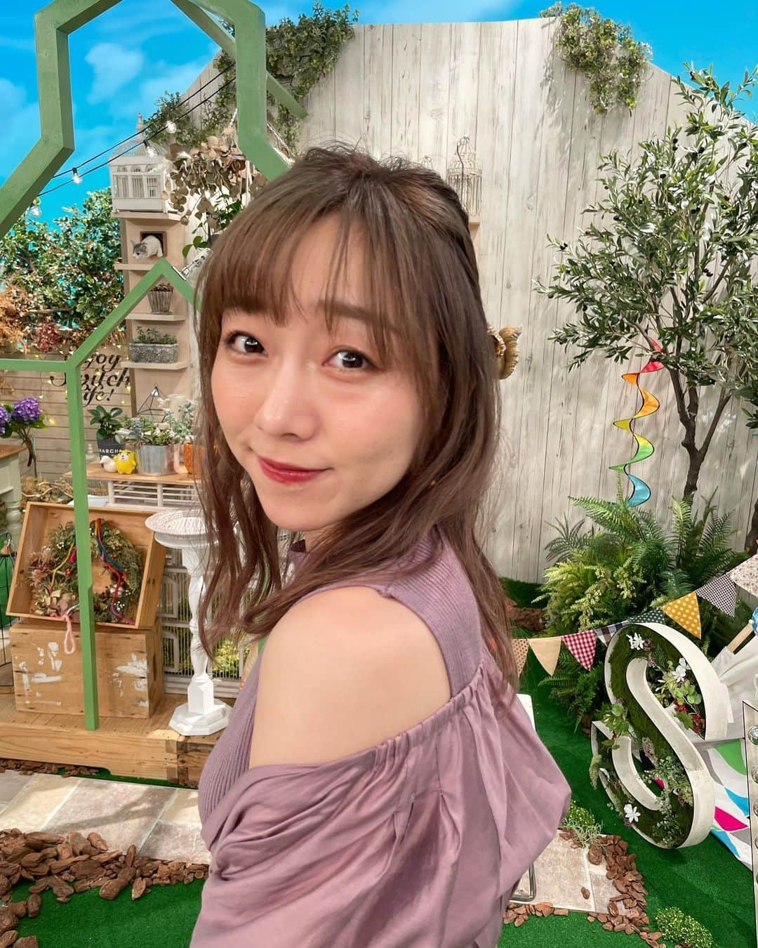 須田亜香里さんのインスタグラム写真 - (須田亜香里Instagram)「ここ最近着せていただいたお衣装をいくつかご紹介🏷  テレビ朝日 #タダじゃねーよ 👚 @slurr_pr  💍 @naturali_jewelry  スタッフさんがギターを用意してくださったり嬉しかった☺️(TVer配信中)  カンテレ #スロイジ 👗💍👡 @resexxy_official   メ〜テレ #ドデスカ 👗 @axes_femme_official   #東海テレビスイッチ 👗 @mercuryduo_com   カンテレ #ちまたのジョーシキちゃん  👚 @randa_pic」6月26日 21時56分 - akarisuda