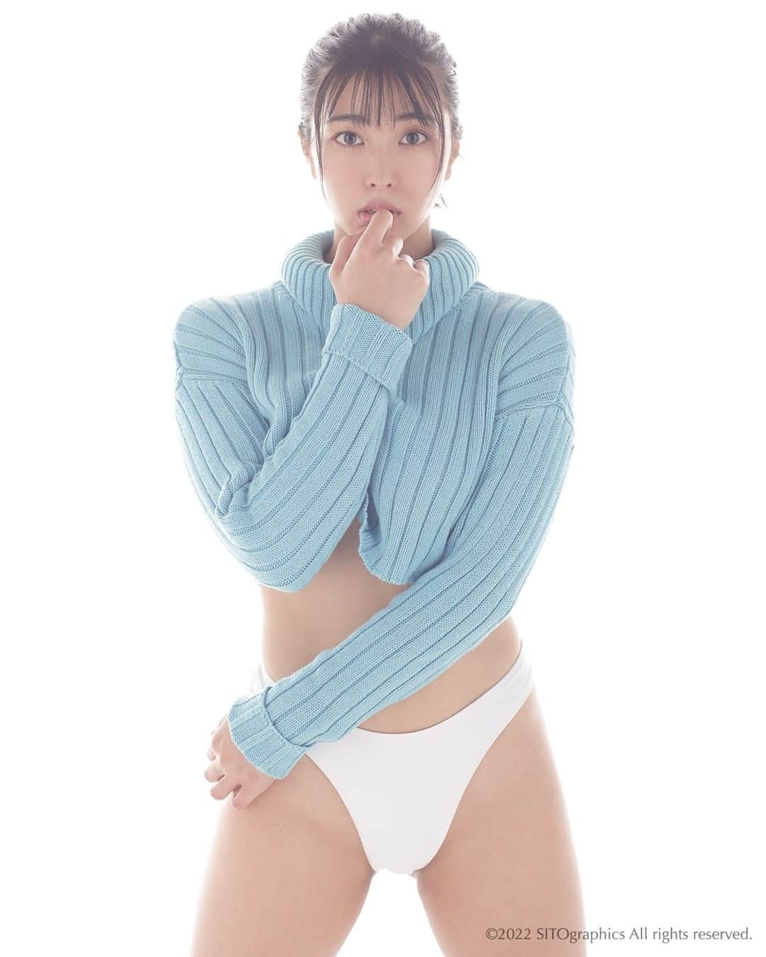 シト山口さんのインスタグラム写真 - (シト山口Instagram)「Good morningなハイレグ😍 水着を替えるだけで随分イメージ変わりますね 今回なばなさんの身体のラインが如何に美しいか徐々に解って行くと思います🙇🏻‍♂️💕✨  model 女優 @i_am_nabana  tops FOREVER21 swimwear @shein_japan  photo @sito_yamaguchi」6月27日 6時22分 - sito_yamaguchi