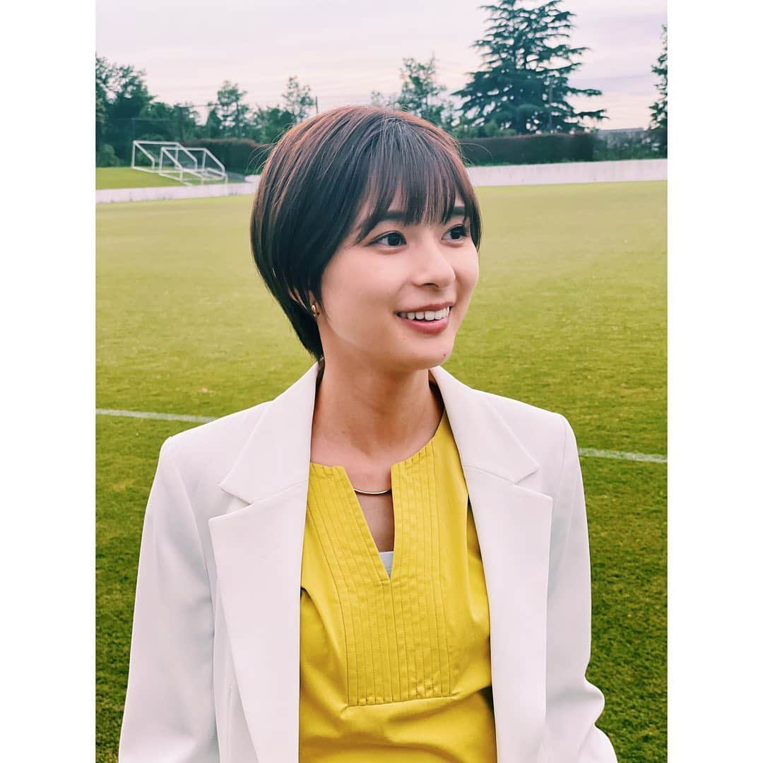 芳根京子さんのインスタグラム写真 - (芳根京子Instagram)「「オールドルーキー」 第1話ありがとうございました⚽️  時間あるから写真撮ろーって撮ってたら、本日の撮影終了です！って聞こえて「ほえ？終わったの？終わりだって。お疲れ様でした！」の顔、です。  #オールドルーキー」6月27日 12時21分 - yoshinekyoko