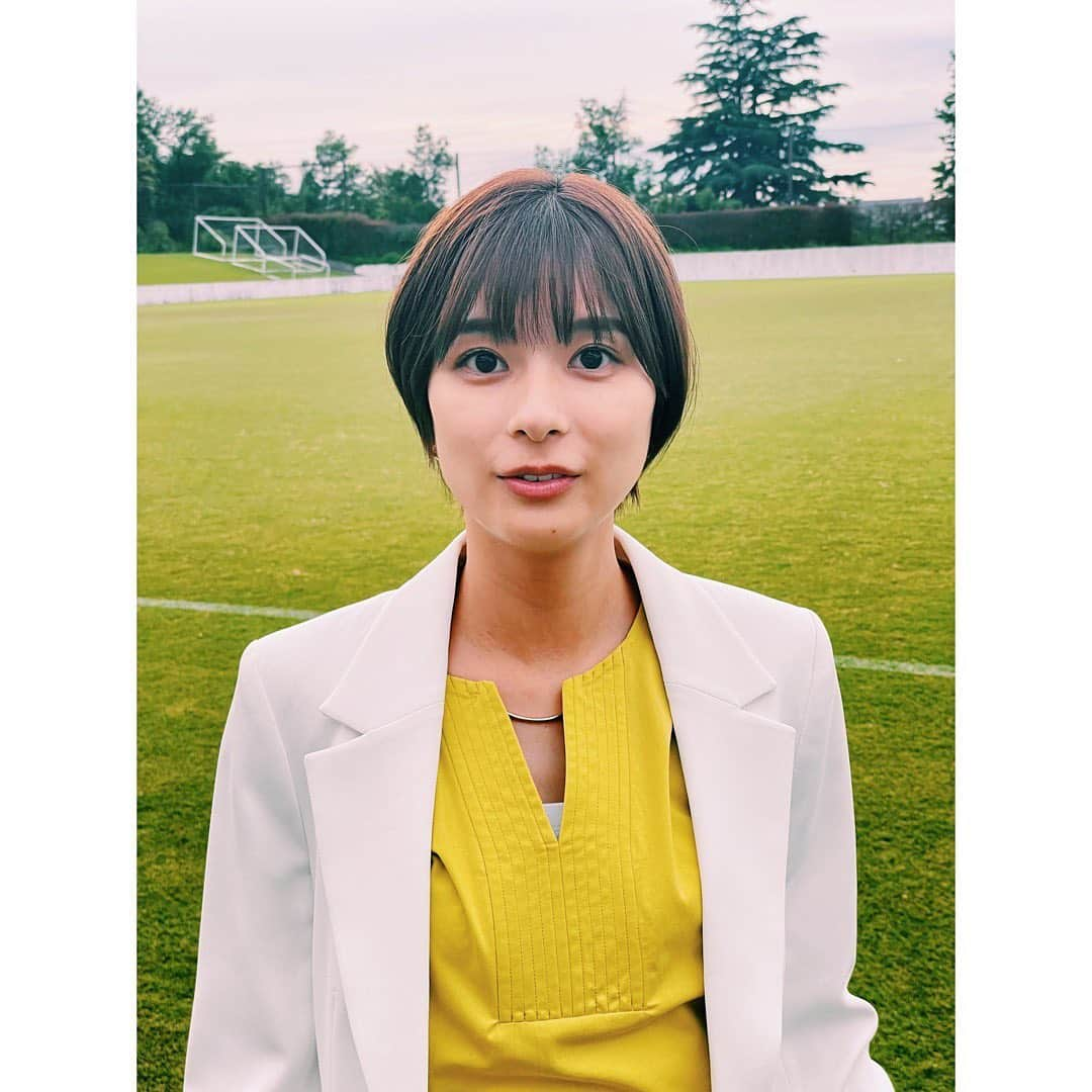 芳根京子さんのインスタグラム写真 - (芳根京子Instagram)「「オールドルーキー」 第1話ありがとうございました⚽️  時間あるから写真撮ろーって撮ってたら、本日の撮影終了です！って聞こえて「ほえ？終わったの？終わりだって。お疲れ様でした！」の顔、です。  #オールドルーキー」6月27日 12時21分 - yoshinekyoko