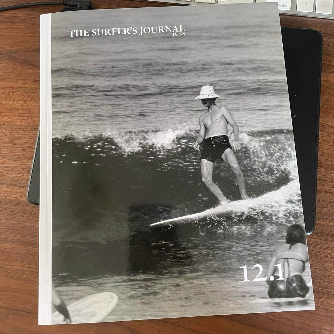 花井祐介さんのインスタグラム写真 - (花井祐介Instagram)「発売中の @surfersjournaljapan  The Surfers Journal Japan edition. 今号の内容も充実してます。デビットヌヒアの24ページに渡る特集から、ピアの話では @ed.templeton の作品も。そして先日のカリフォルニアで一緒だった @mcfetridge の特集も。読み応えたっぷり！ 今月もヒトコマ漫画描いてます。便利になるのは良いけど自由が減ってきてるのか？サーフィンは自由だ！」6月27日 16時39分 - hanaiyusuke