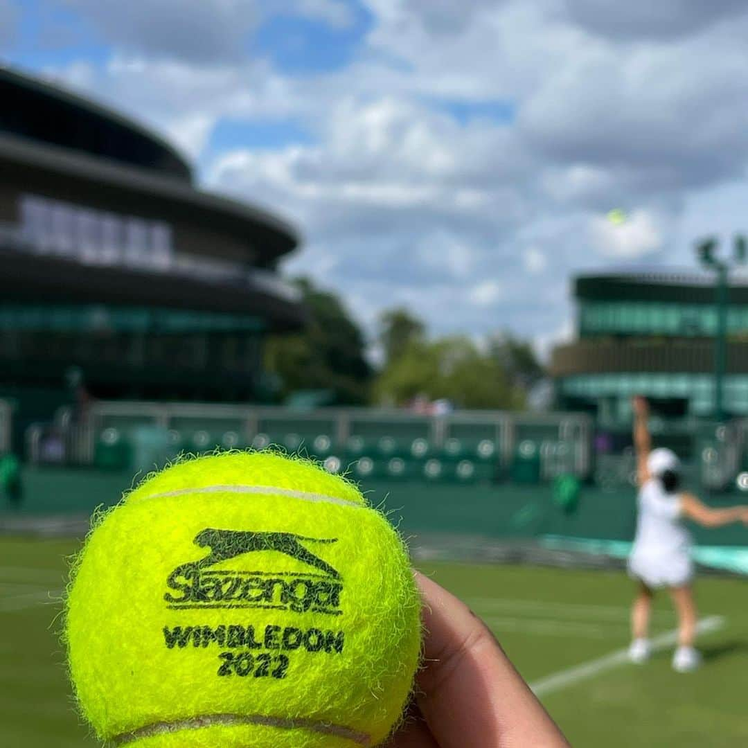 加藤未唯さんのインスタグラム写真 - (加藤未唯Instagram)「サーブ🎾 @wimbledon  #serve #wimbledon #tennis #adidas #wilson  #サーブ #ウィンブルドン #テニス #アディダス #ウイルソン」6月27日 18時13分 - miyukato1121