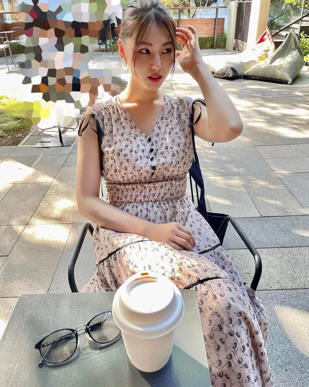 相楽伊織さんのインスタグラム写真 - (相楽伊織Instagram)「☕︎💋  梅雨明け… 暑すぎてどうしていいのか分かりません🦥  皆さん熱中症に気を付けて下さいね🍉  #ワンピース #ポニーテール」6月27日 20時05分 - _iorisagara264_