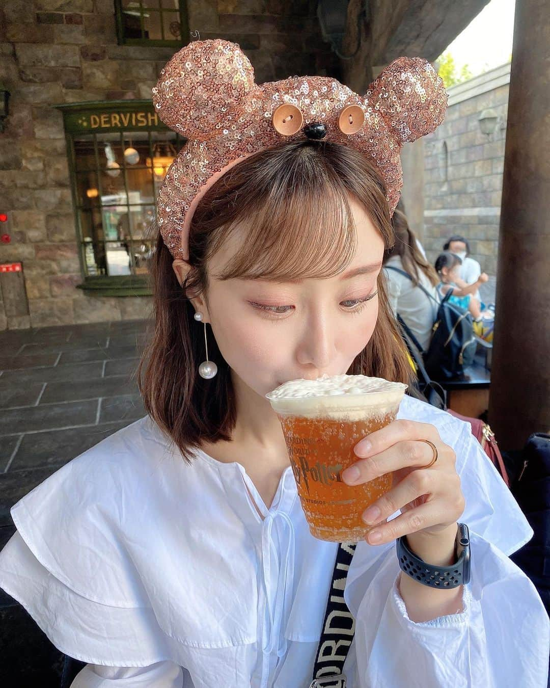 柴田阿弥さんのインスタグラム写真 - (柴田阿弥Instagram)「ㅤㅤㅤㅤㅤㅤㅤㅤㅤㅤㅤㅤㅤ ㅤㅤㅤㅤㅤㅤㅤㅤㅤㅤㅤㅤㅤ ㅤㅤㅤㅤㅤㅤㅤㅤㅤㅤㅤㅤㅤ バタービール🍺🧡 数年ぶりに飲んだけど沢山歩いた後の 糖分は染み渡りますね🫶🥹 ㅤㅤㅤㅤㅤㅤㅤㅤㅤㅤㅤㅤㅤ 凄い勢いで飲んでしまった🤭笑 ㅤㅤㅤㅤㅤㅤㅤㅤㅤㅤㅤㅤㅤ ㅤㅤㅤㅤㅤㅤㅤㅤㅤㅤㅤㅤㅤ ㅤㅤㅤㅤㅤㅤㅤㅤㅤㅤㅤㅤㅤ #usj #usjコーデ #ハローキティ #ユニバーサルスタジオジャパン #テーマパークコーデ #ブラウスコーデ #フリルブラウス #ゆにば #ハリーポッターエリア #zara #zarafashion #ootd  #ユニバコーデ #155cmコーデ #155cm #全身コーデ #デニムコーデ #ハイウエストデニム #バタービール #ハリーポッター #ウィザーディングワールドオブハリーポッター #harrypotter」6月27日 21時06分 - ayashibata0401