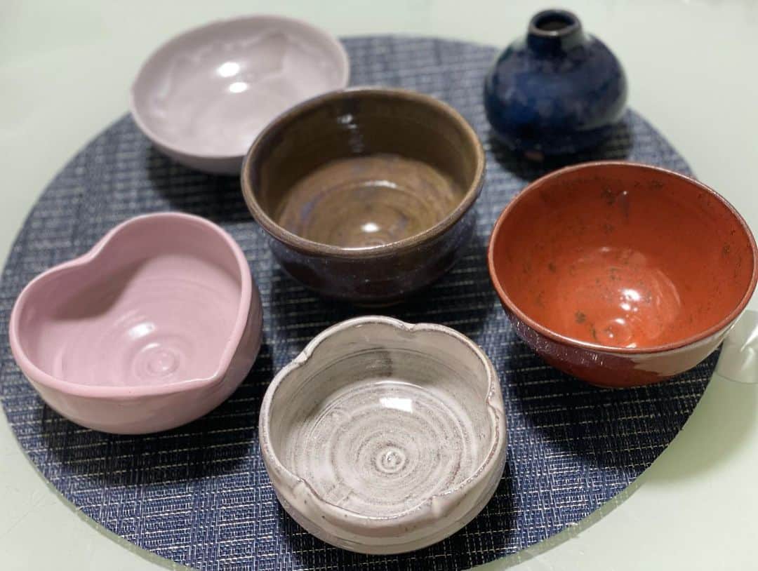 白戸ゆめのさんのインスタグラム写真 - (白戸ゆめのInstagram)「🥢 . 陶芸体験で作った陶器が ようやく届きました〜🥹✨ . 自分で作った食器で食べるごはんは いつも以上に美味しく感じた🍴 うれしくて無駄に大盛り作っちゃった🤣 . #ゆめみごこちごはん #陶芸 #和食 #豚バラ大根 #きのこソテー #厚焼きたまご」6月27日 22時36分 - yumeno.s_