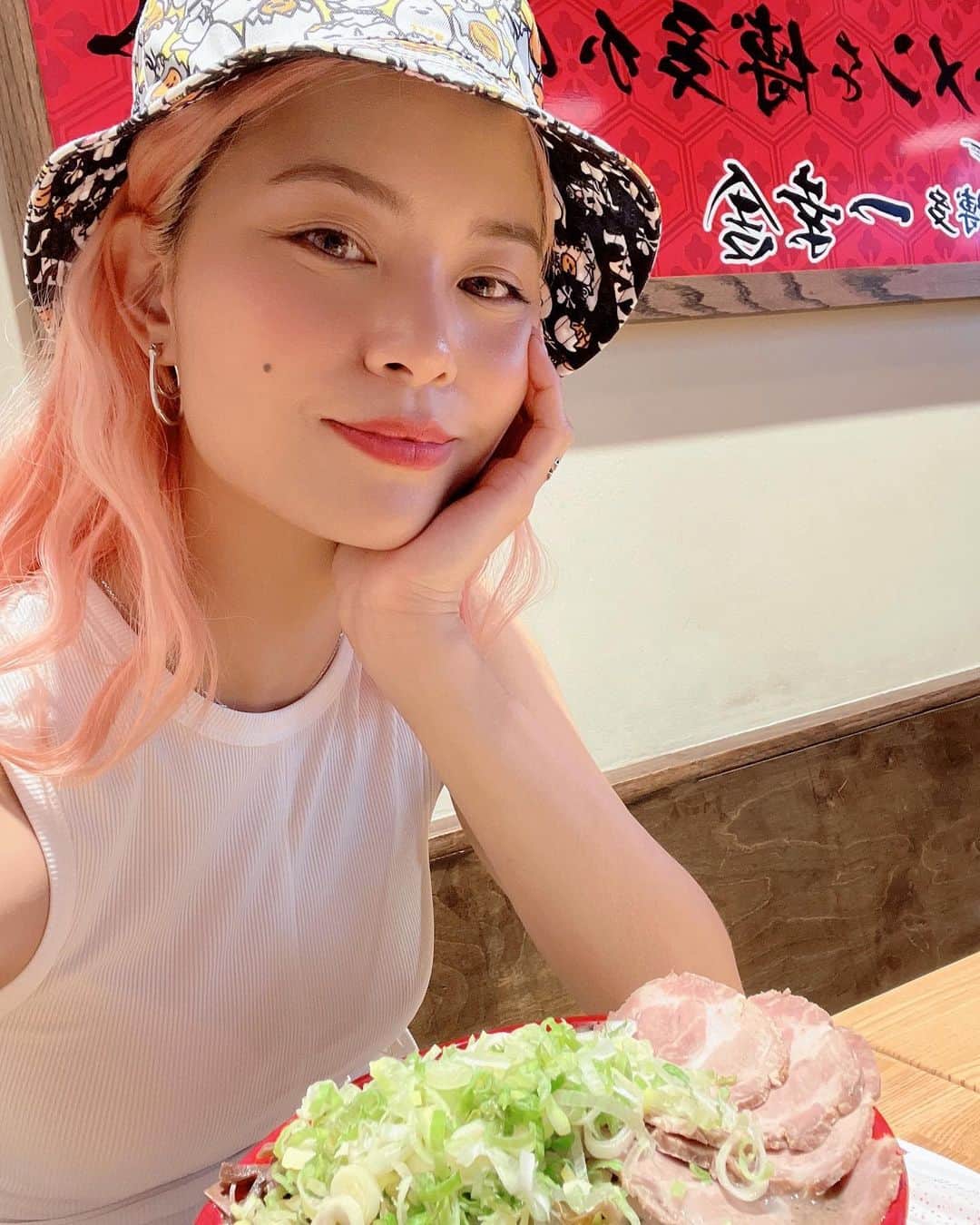 Yukiさんのインスタグラム写真 - (YukiInstagram)「Anyone else a fan of MURAKAMI? I am! Swipe to see some fun 🙃   I took my girl @tokyo_twiggy around LA while she was visiting town. It was fun to just enjoy each other’s company and encouraging each other to rise above 🙌🏻💕   I also had the pleasure of meeting Mr. Bryan of @fugetsudo in Little Tokyo! Such a historic Japanese sweets shop 💕   Lastly, if you know what anime that yellow moped is from, you a real G 😆   @thebroadmuseum @takashipom #murakami #takashimurakami #thebroad #thebroadmuseum #littletokyo #dtla #FLCL #furikuri」6月28日 5時25分 - yukibomb