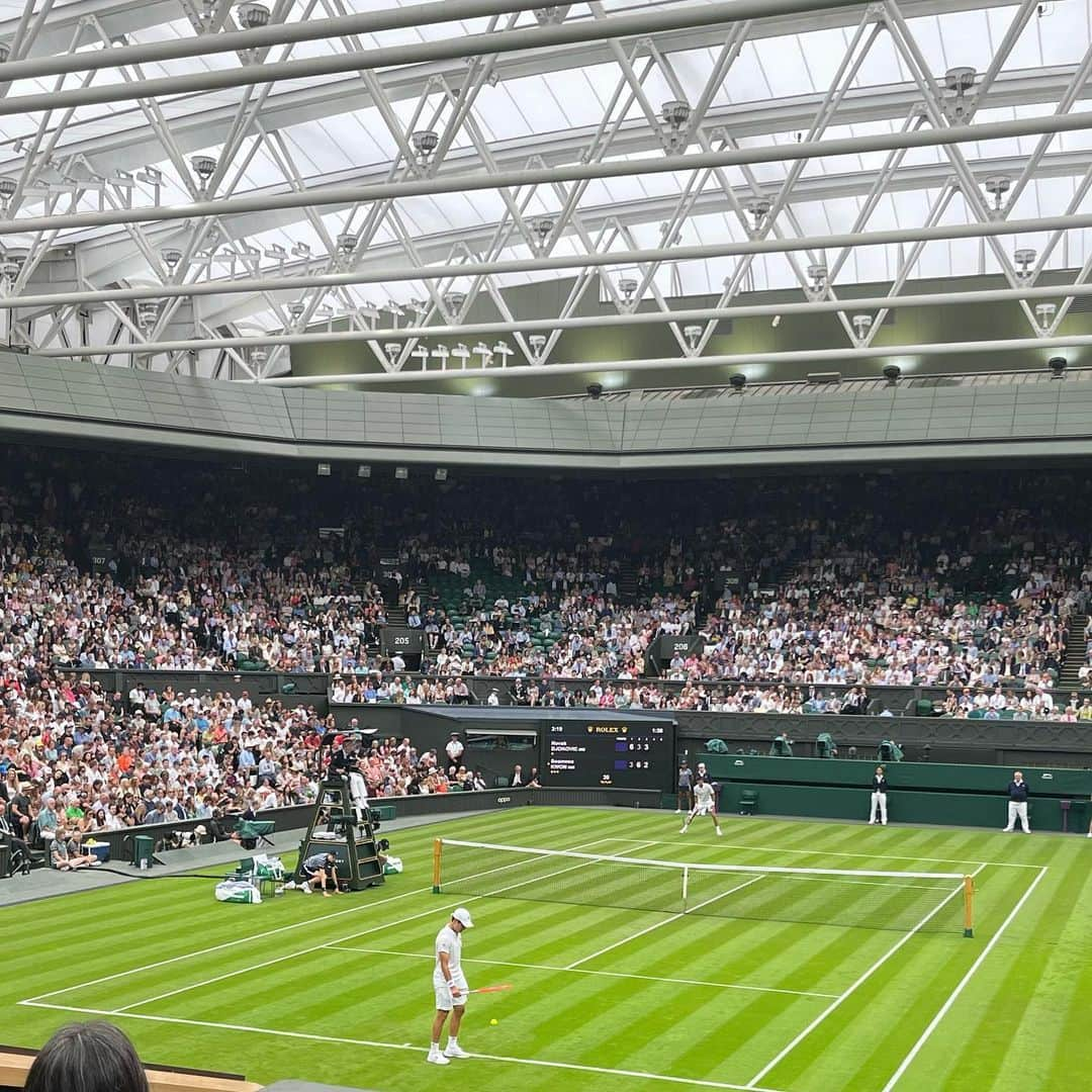 ブリトニー・ワードさんのインスタグラム写真 - (ブリトニー・ワードInstagram)「What an amazing time experiencing Wimbledon for the very first time! Thanks @rolex for allowing me to tag along with my hubby ❤️🙏🏼」6月28日 8時18分 - brittnybutton