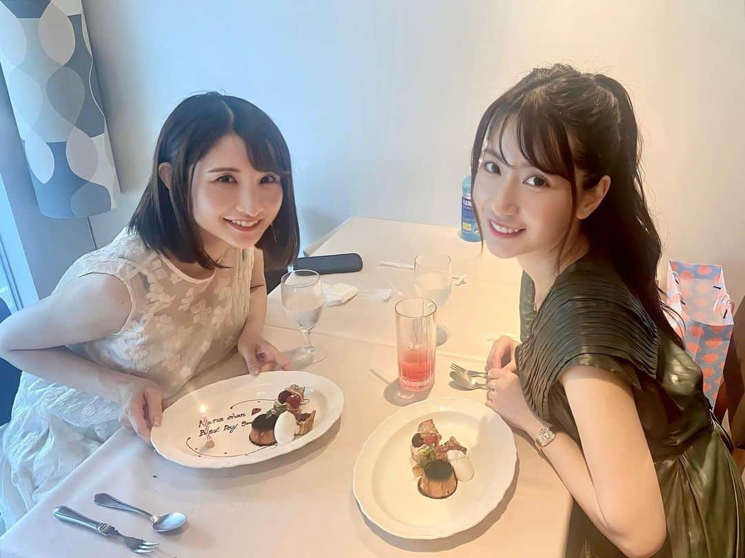 中川杏奈さんのインスタグラム写真 - (中川杏奈Instagram)「ナナちゃんと原宿ランチ🥰 第二子を妊娠中とのことで出産したらしばらく会えないだろうし今のうちにゆっくり会えてよかった💓 (細いし可愛すぎて全く妊娠さんに見えない🫣私より細い！！)  はじめて伺ったお店だけど前菜の鴨肉のサラダからデザートまでどれも美味しくて居心地も良い✨ ラザニア目当てだったけどクリームソースの自家製パスタが美味しすぎてもっと食べたかった笑 ナナちゃんには美味しいもの沢山食べて元気な赤ちゃんを産んでもらいたい🥰 私は食べれば食べるほどただただ体内に蓄積されていってる。。  #また行きたいお店 ㊗️ #リストランテカヴァカヴァロ  #原宿ランチ #渋谷ランチ #原宿イタリアン #渋谷イタリアン #神宮前グルメ #女子会 #デザートプレート #デザート盛り合わせ #コスパ最高 #コスパランチ #コスパ最強」6月28日 14時05分 - annanakagawa0228