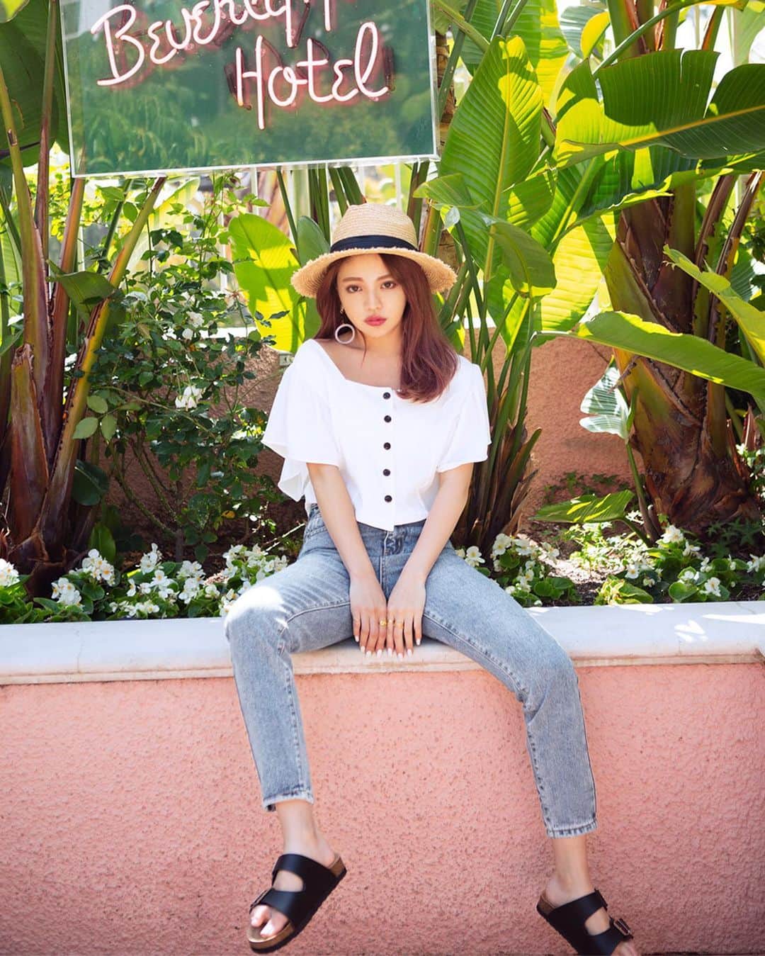 GRLさんのインスタグラム写真 - (GRLInstagram)「【👆画像をタップすると購入できるよ👆】 吉木千沙都(ちぃぽぽ)さん着用 @popochan318 #ちぃぽぽ #吉木千沙都 #outfit #ootd #outfitoftheday #girl #girls #fashion #coordinate #followme #オフショット #コーデ #コーディネート #grl #グレイル #プチプラ #ファストファッション #通販 #通販サイト #プチプラコーデ #ファッション #可愛い #かわいい #cute #フレアパンツ #セットアップ #テーパードデニム」6月28日 20時03分 - grl_official