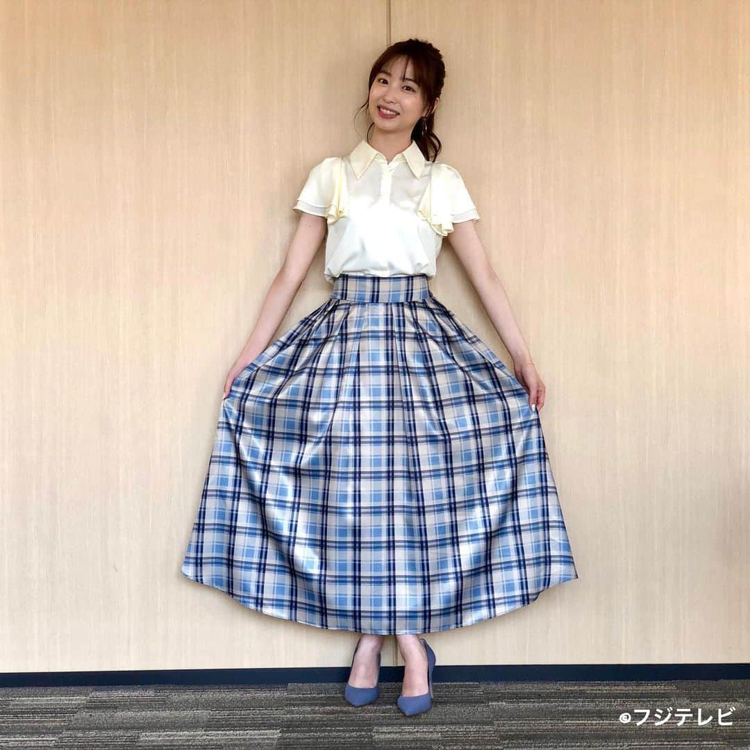 フジテレビ「めざましテレビ」さんのインスタグラム写真 - (フジテレビ「めざましテレビ」Instagram)「ファッション雑誌CanCamとコラボした お天気コーナー「きょう何着て行く？」 林佑香の毎日のコーデを紹介♪  ６月２９日　（水）　 【今日のコーデ】　　 ・ブラウス→ @mercuryduo_com 　９３５０円 ・スカート→ @nostalgia_jp 　　４２９０円 ・靴→ @dianashoespress 　　　　　１万４３００円 ・イヤリング→ @cocoshnik_official 　　２万８６００円   【コーデのポイント】 ボリューミーに仕上げたハリのある チェックスカートで華やかに🎉  幼く見えがちな大柄のチェックですが くすみがかったトーンなら 大人っぽく落ち着いた雰囲気に仕上がります😊✨  フリルブラウスを合わせるきちんとコーデでオフィスへ😍        #めざましテレビ #きょう何着て行く？ #林佑香 #今日のコーデ #コーデ #CanCam #今日のファッション#ootd #きょう何着て行く？は月〜金朝6時22分ごろ放送📺  #ゆかちゃん #きれいめコーデ #きれいめカジュアル #大人コーデ #夏コーデ #オフィスカジュアル #上品コーデ #アナウンサー衣装」6月29日 17時48分 - mezamashi.tv