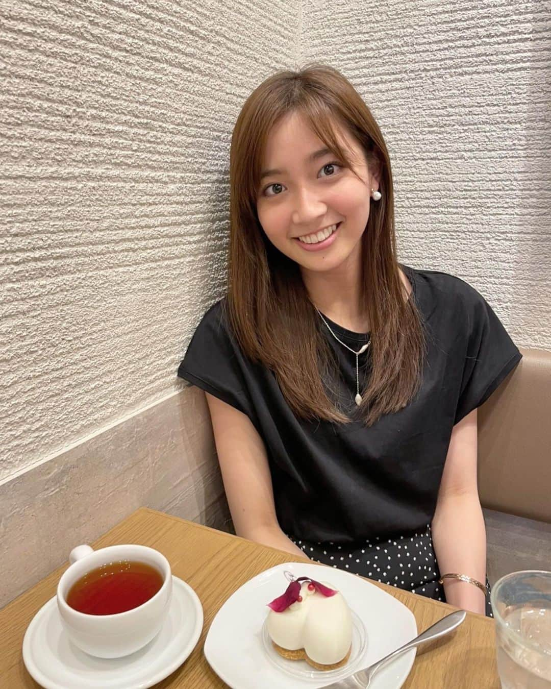 間瀬遥花さんのインスタグラム写真 - (間瀬遥花Instagram)「. まだホット飲んでた頃の写真があったよ🥵 自由が丘にケーキ食べに行った日 . 甘いの欲するのはオールシーズン関係ナシ！ . 暑いけど明日もがんばろう〜 . . . #montstclair #モンサンクレール #モンサンクレール自由が丘 #自由が丘 #自由が丘カフェ #自由が丘スイーツ #自由が丘グルメ #ケーキ #スイーツ #スイーツ巡り #パティスリー」6月29日 23時00分 - maseharu_929