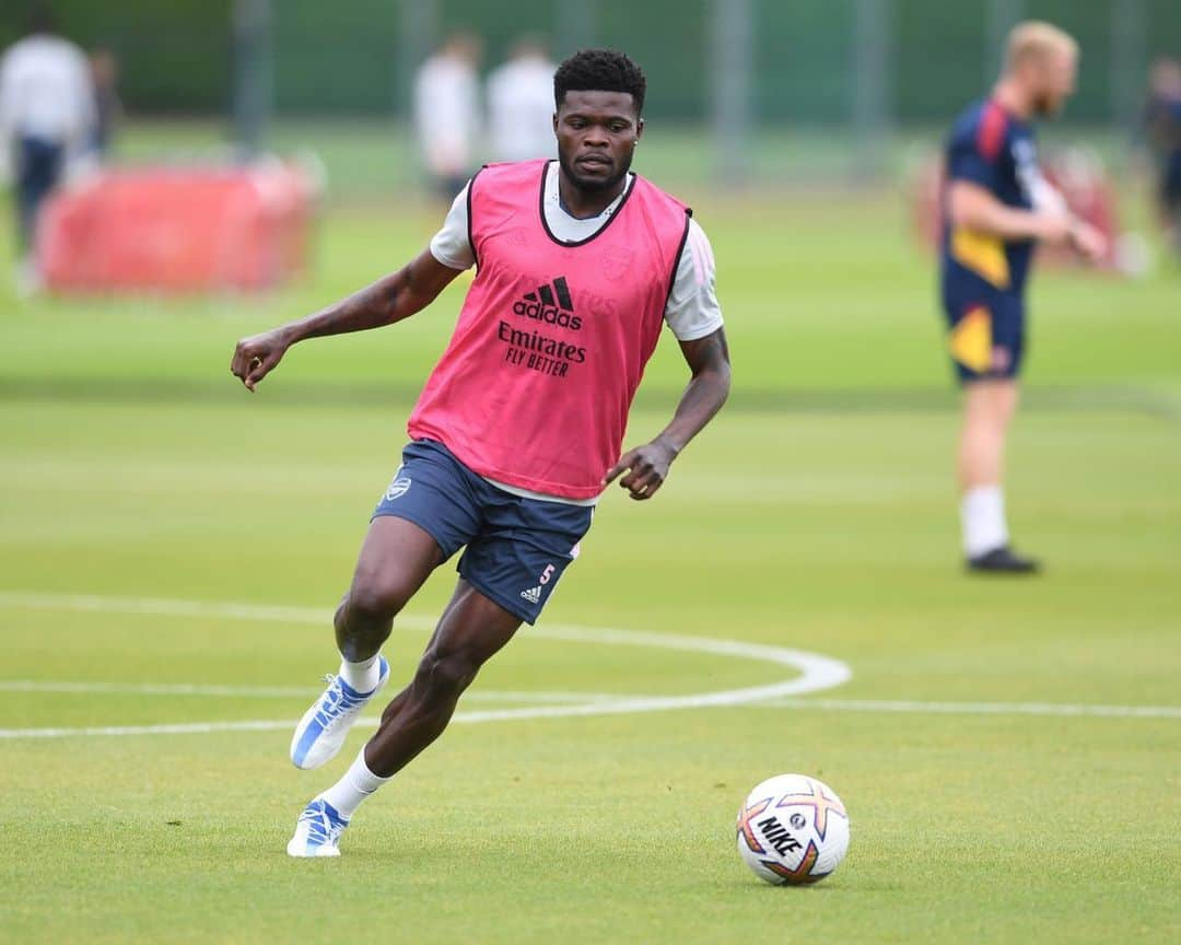 トーマス・パーテイさんのインスタグラム写真 - (トーマス・パーテイInstagram)「Back to training with the team! ⚽️」6月30日 1時26分 - thomaspartey5