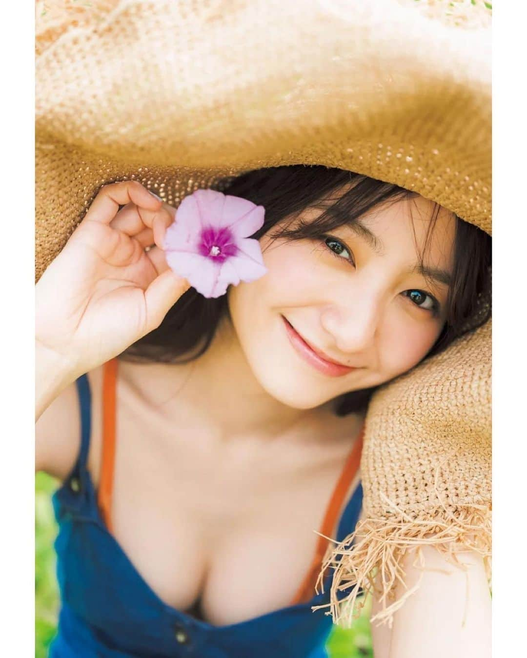 高田里穂さんのインスタグラム写真 - (高田里穂Instagram)「本日発売🍑 週刊ヤングジャンプNo.31  3月以来2度目の表紙、ありがとうございます☺️ 雨予報だった宮古島が見事に晴天でした！  またデジタル写真集もありますので 皆さまよろしくお願いします♡🐠  #ヤングジャンプ #youngjump」6月30日 12時47分 - riho__takada