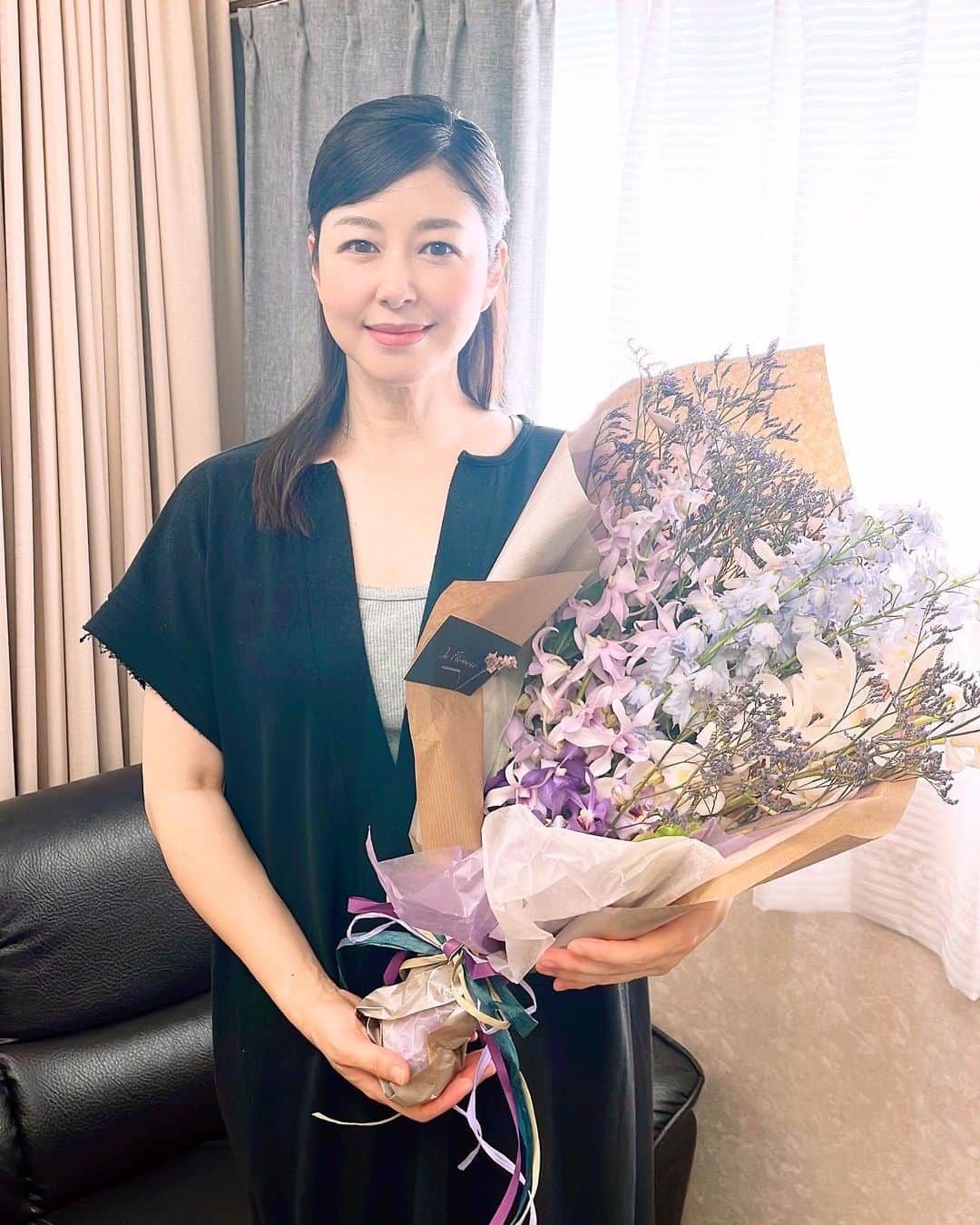 堀内敬子さんのインスタグラム写真 - (堀内敬子Instagram)「さすがな現場に感謝しかないです。  またお知らせします！  #撮影 #感謝 #美しいお花をありがとう   #またお知らせします  #暑いので皆様お気をつけて」6月30日 16時09分 - horiuchi_keiko