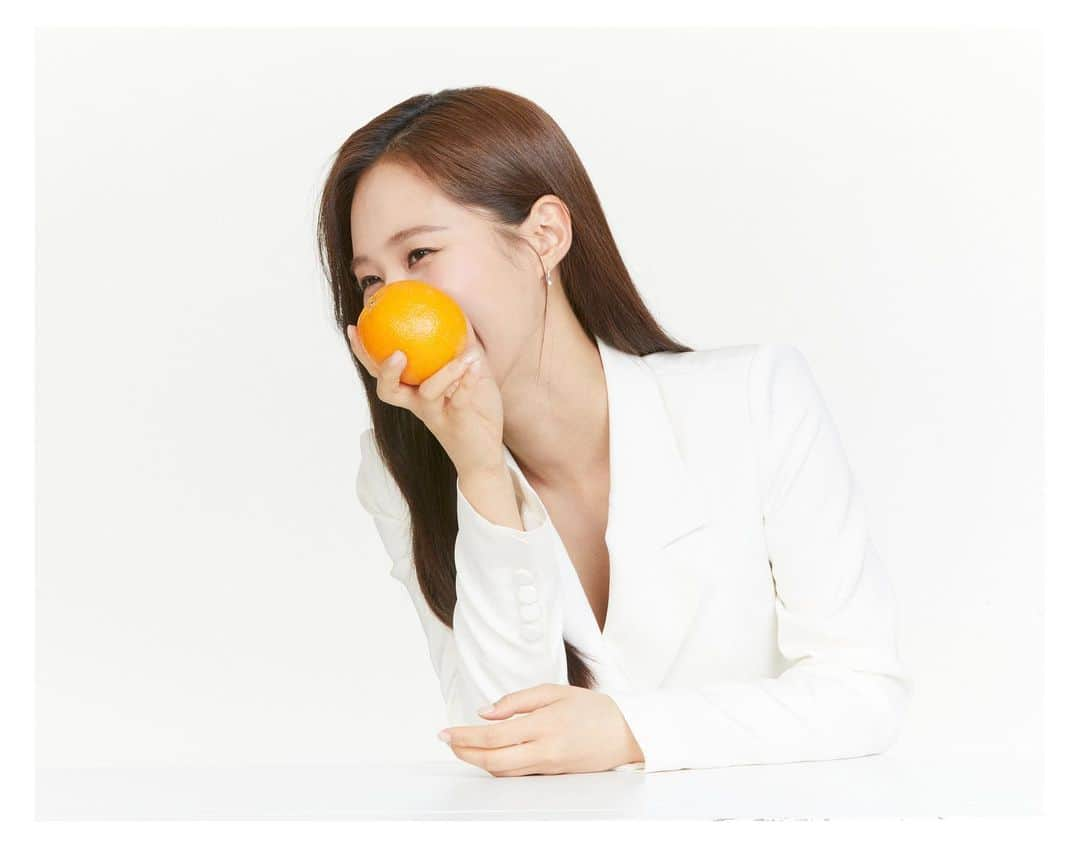 ユリ さんのインスタグラム写真 - (ユリ Instagram)「🍊🤭촬영중🍊  @hlscience」6月30日 19時49分 - yulyulk