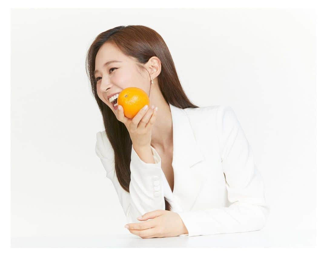 ユリ さんのインスタグラム写真 - (ユリ Instagram)「🍊🤭촬영중🍊  @hlscience」6月30日 19時49分 - yulyulk