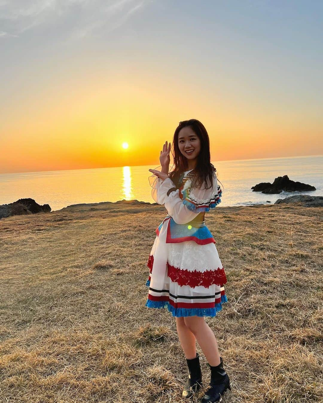 真下華穂さんのインスタグラム写真 - (真下華穂Instagram)「夕陽がとっっっても綺麗だった🌅  #佐渡 #ngt48 #真下華穂」6月30日 19時58分 - k.a.h.o.kahochan