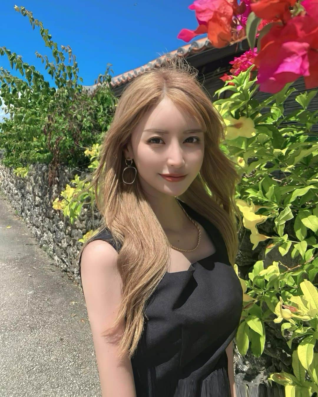 SAYAさんのインスタグラム写真 - (SAYAInstagram)「. . 竹富島🌺 街並みめちゃかわいかった🤍💙」6月30日 21時52分 ...