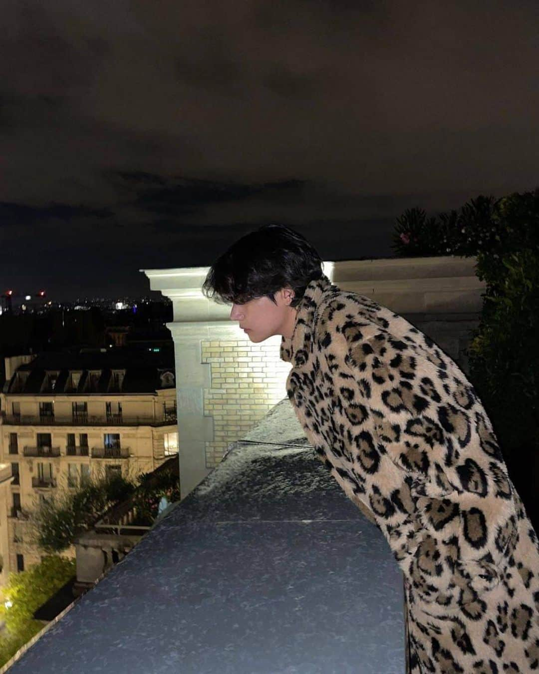 Vさんのインスタグラム写真 - (VInstagram)「Late night paris」7月1日 0時28分 - thv