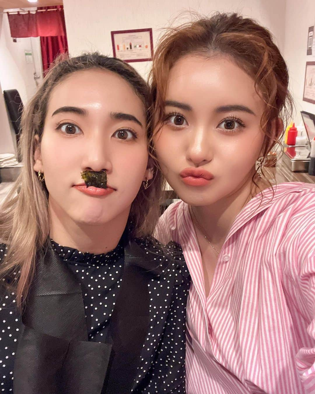 カレンさんのインスタグラム写真 - (カレンInstagram)「#BFF 👯‍♀️💓  いつも会うけど ろくな写真ない、スキー  #Foreverlove ❤️ #海苔」7月1日 1時18分 - cjd_karen