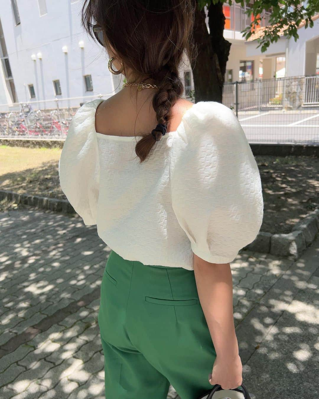 田中彩子さんのインスタグラム写真 - (田中彩子Instagram)「. Greenな日🌳 . tops... @gypsohila.jpn  pants...#drawer sandal...#therow  bag... @ayako_bag  . .」7月1日 7時05分 - ayako_tanaka_