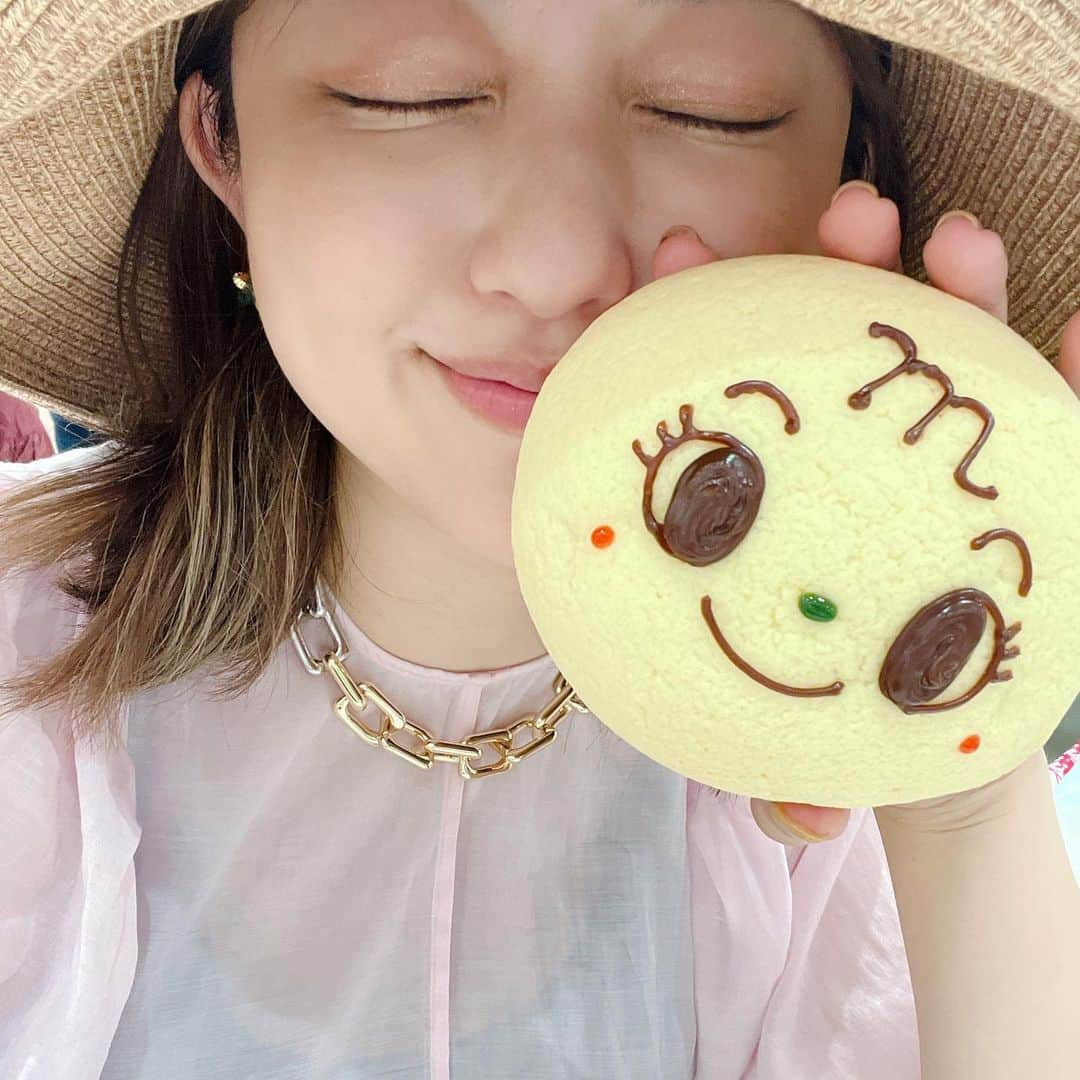 菊地亜美さんのインスタグラム写真 - (菊地亜美Instagram)「. 少し前に念願のアンパンマンミュージアムデビュー🥰🌈  近いからすぐ行けるんだけど、せっかくだったら娘がアンパンマン大好き大好きー！！な時期に行きたいと思って平日夫婦揃って休みの日を狙っていたの😎✌️  案の定テンション爆上がりで、楽しすぎた🤍  この日のYouTube撮ったので、今日の夜upされます🤣💓 よかったらみてね🥹」7月1日 12時09分 - amikikuchi0905