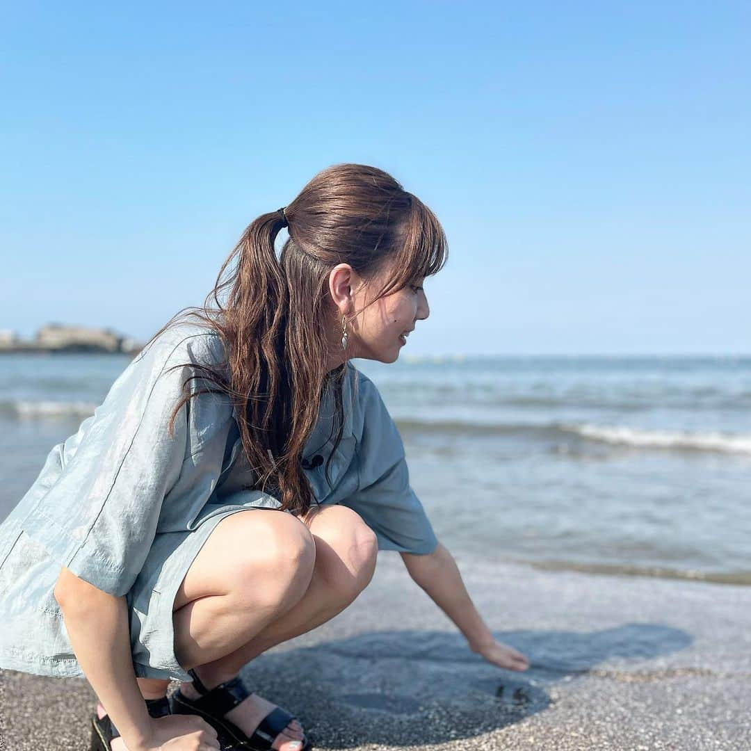 間瀬遥花さんのインスタグラム写真 - (間瀬遥花Instagram)「. 今朝のZIP!は、海開き直前の逗子海水浴場から生中継🏖 . . 雲一つない晴天と夏本番の陽射しで、 これ以上ない絶好の日になりました！ . 熱中症対策と感染対策を万全にして、 夏のレジャーを楽しみましょう☀️ . . 衣装 shirt, inner and pants… @theshoptk_official  . . . #zip #生中継 #海開き #海開き2022 #逗子 #逗子海岸 #逗子市 #逗子海水浴場 #逗子海岸ウォーターパーク #海の家 #海水浴 #海水浴場 #海岸 #海 #theshoptk」7月1日 14時44分 - maseharu_929