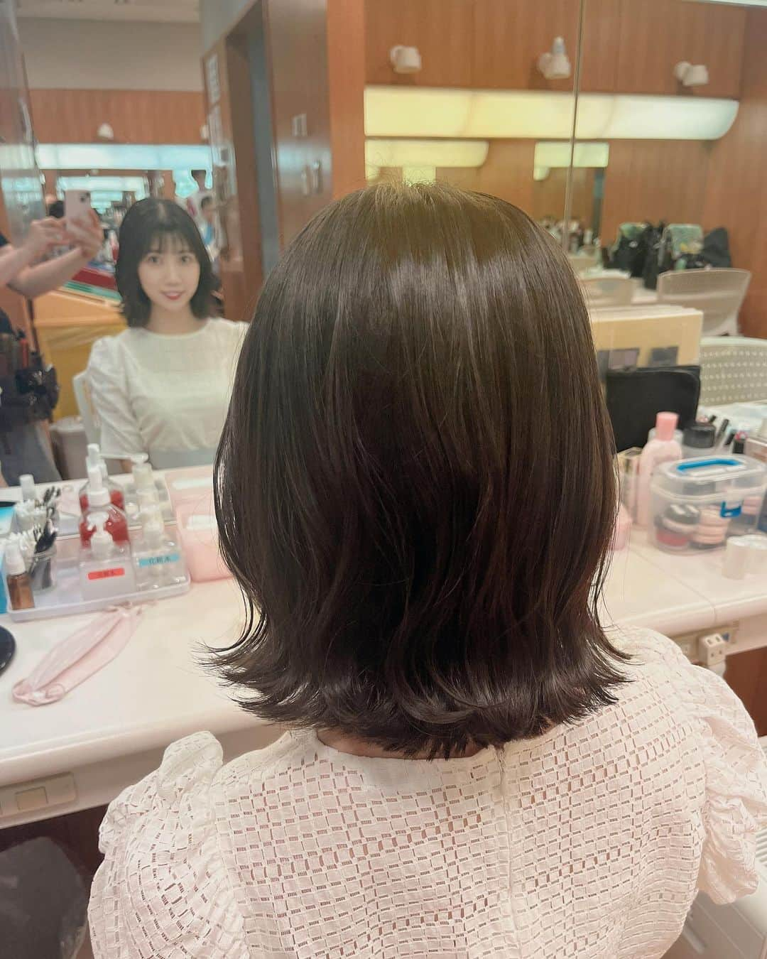 黒田菜月さんのインスタグラム写真 - (黒田菜月Instagram)「また切りました💇‍♀️✨ #TBSニュース #衣装 #ヘアメイク #女子アナ #アナウンサー #女子アナメイク #女子アナコーデ #女子アナヘア #ボブ #ボブアレンジ . #ウキタさん @ukita_bob  #ありがとうございます😊」7月1日 22時49分 - nyaaatsuki_krd