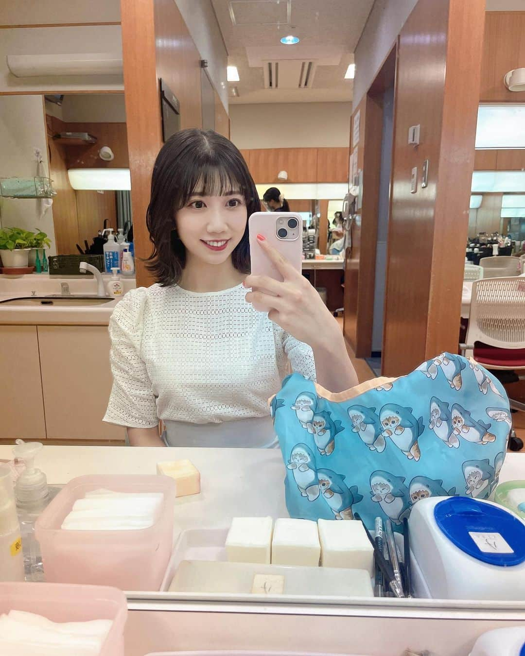 黒田菜月さんのインスタグラム写真 - (黒田菜月Instagram)「また切りました💇‍♀️✨ #TBSニュース #衣装 #ヘアメイク #女子アナ #アナウンサー #女子アナメイク #女子アナコーデ #女子アナヘア #ボブ #ボブアレンジ . #ウキタさん @ukita_bob  #ありがとうございます😊」7月1日 22時49分 - nyaaatsuki_krd