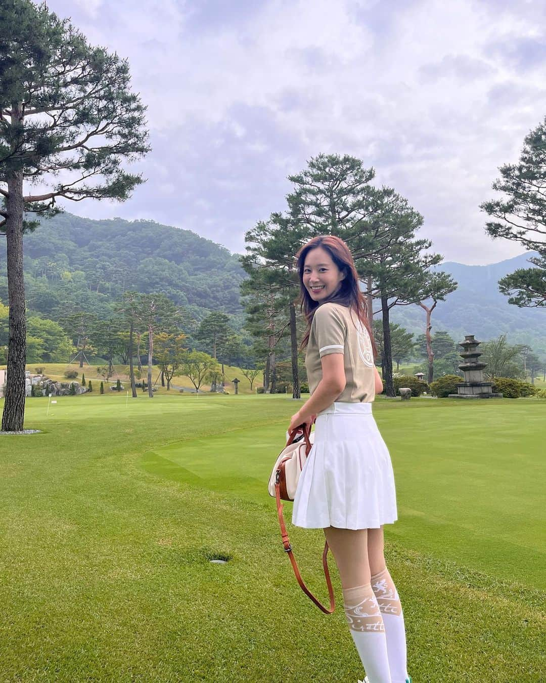 ユリ さんのインスタグラム写真 - (ユリ Instagram)「healing 🏌🏻‍♀️⛳️  #ad #피레티#piretti#프리미엄골프웨어」7月2日 7時39分 - yulyulk