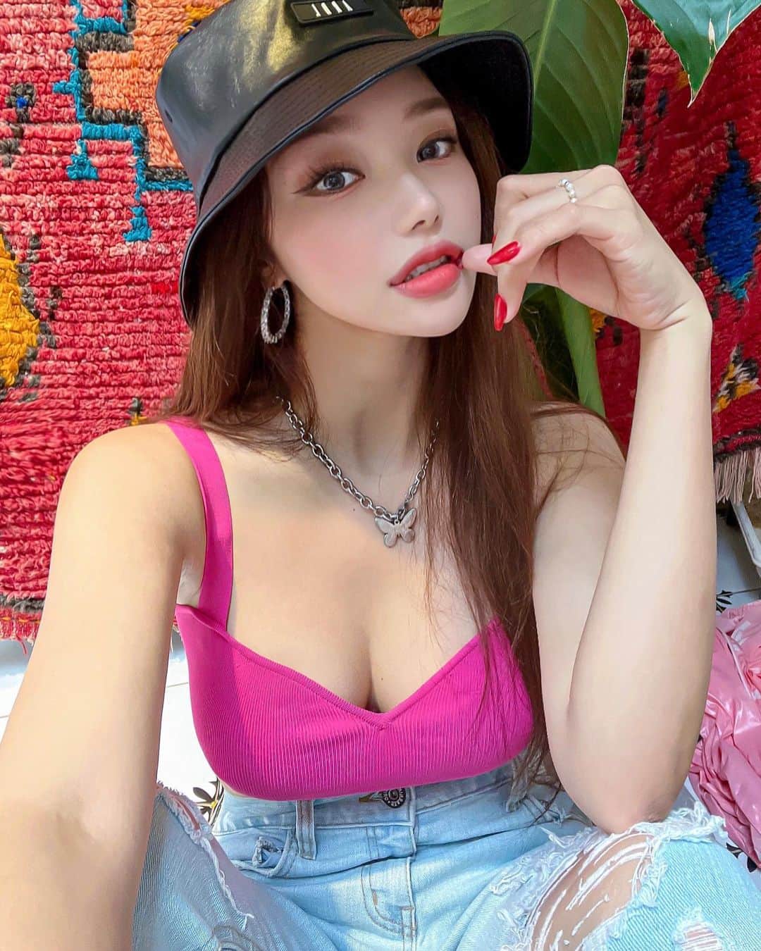 パク・ソヨンさんのインスタグラム写真 - (パク・ソヨンInstagram)「셀프 항공샷🤳🏻 날도 죠으니 오늘 탑건 보러 갈꾸ㅋㅋㅋ 간만에 맑은 서울하늘☀️+하얀 몽실구름☁️ 보니 기부니가 조크든요ㅎ . #담주내내비😬」7月2日 12時54分 - ssovely1024