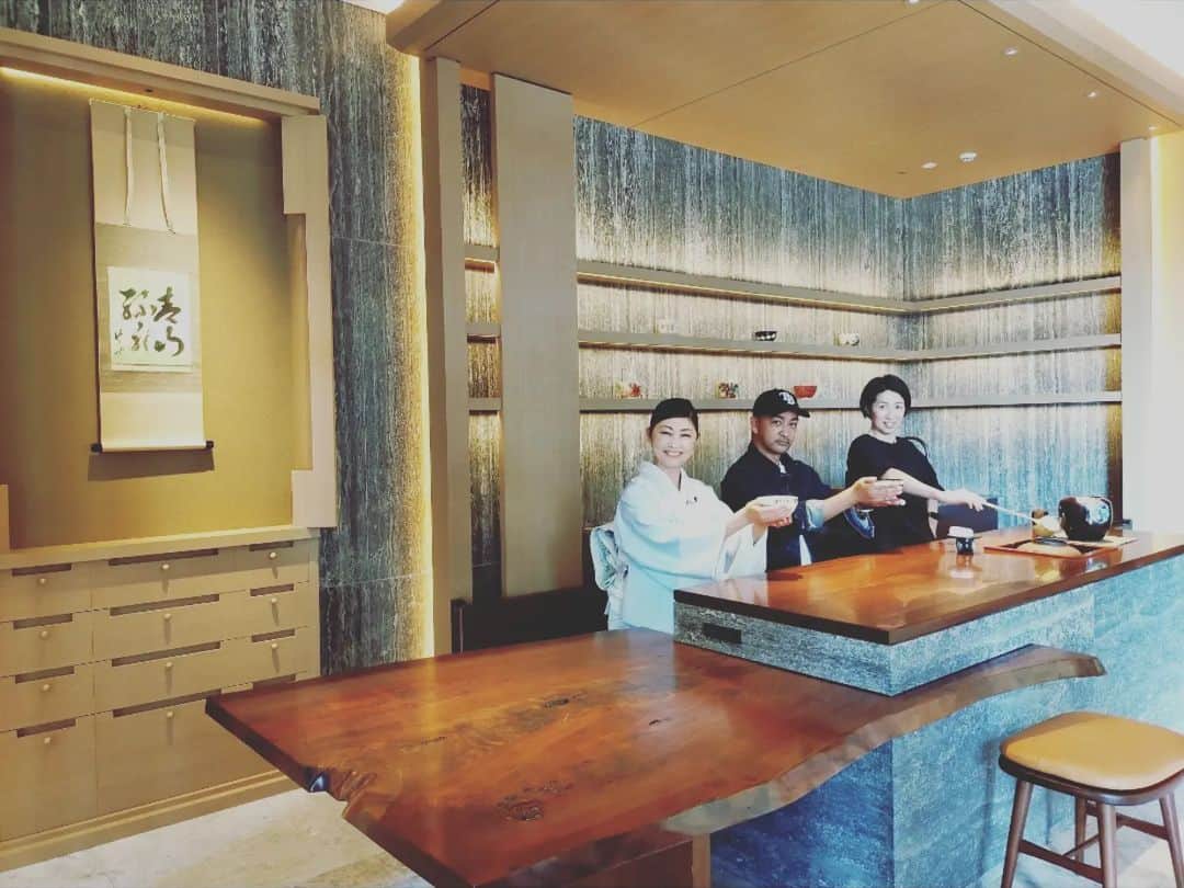 常盤貴子さんのインスタグラム写真 - (常盤貴子Instagram)「しれっと…京都画報。 前回放送分で、既に放送は終わっていますが…。  「歴史と美に触れる京都ステイ」  またあのスタッフの皆さんに会いに行きたい！と思うホテルに出会えた幸せ。 いつもは、京都の街に飛び出すことばかりを考えていたけれど、こんな京都ステイも知ってしまった。  千宗屋先生のお話は、この地を大切に守られてきた歴代の錚々たる方々が大いに喜んでらっしゃるだろう、素敵な設え。 たくさん勉強させて頂きました✨  貴子オススメカフェのコーナーは、趣向を変えて、行ってみたかったベーカリーカフェのCICONさんに！！  たまごサンド！！！！！ ふわっふわぁ！！！ また絶対食べるぅ！！！  @hotel_the_mitsui_kyoto  #スタッフの皆さんありがとうございました  @sooku_sen #床の間の宇宙  @cicon_by_nohgahotel  @cicon_bakery   @ninnajitemple」7月2日 14時07分 - takakotokiwa_official