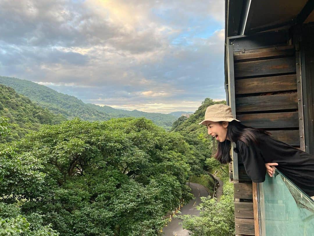 大久保麻梨子さんのインスタグラム写真 - (大久保麻梨子Instagram)「計畫趕不上變化 沒關係  隨緣惜福 有人問上週車宿的YT裡的溫泉在哪 是這裡 離台北一個小時可以輕鬆一日遊 台灣真的太好玩了  いつも計画通りに行くとは限らないけど、どんな変化も楽しんで行けたらいいな。 先週の車中泊のYTの中にでてきた温泉どこ？ って聞かれたのでタグしてます。 台北から1時間 思いたったらすぐ日帰り旅できる台湾最高だ。  #台湾 #台湾生活 #台湾旅行 #温泉 #温泉旅行 #日帰り #日帰り温泉 #日帰り旅行 #台湾在住 #台湾在住日本人  #金山 #金山景點 #金山溫泉 #溫泉 #一日遊 #一日遊景點 #台灣 #台灣景點 #台灣旅遊」7月2日 18時38分 - marilog0907