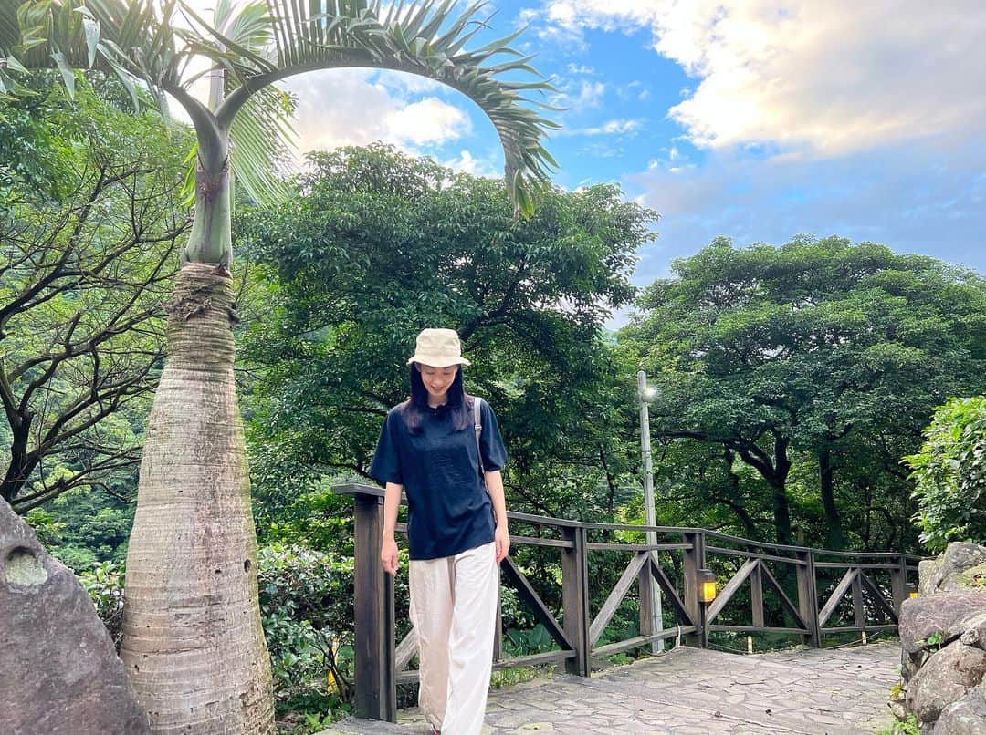 大久保麻梨子さんのインスタグラム写真 - (大久保麻梨子Instagram)「計畫趕不上變化 沒關係  隨緣惜福 有人問上週車宿的YT裡的溫泉在哪 是這裡 離台北一個小時可以輕鬆一日遊 台灣真的太好玩了  いつも計画通りに行くとは限らないけど、どんな変化も楽しんで行けたらいいな。 先週の車中泊のYTの中にでてきた温泉どこ？ って聞かれたのでタグしてます。 台北から1時間 思いたったらすぐ日帰り旅できる台湾最高だ。  #台湾 #台湾生活 #台湾旅行 #温泉 #温泉旅行 #日帰り #日帰り温泉 #日帰り旅行 #台湾在住 #台湾在住日本人  #金山 #金山景點 #金山溫泉 #溫泉 #一日遊 #一日遊景點 #台灣 #台灣景點 #台灣旅遊」7月2日 18時38分 - marilog0907