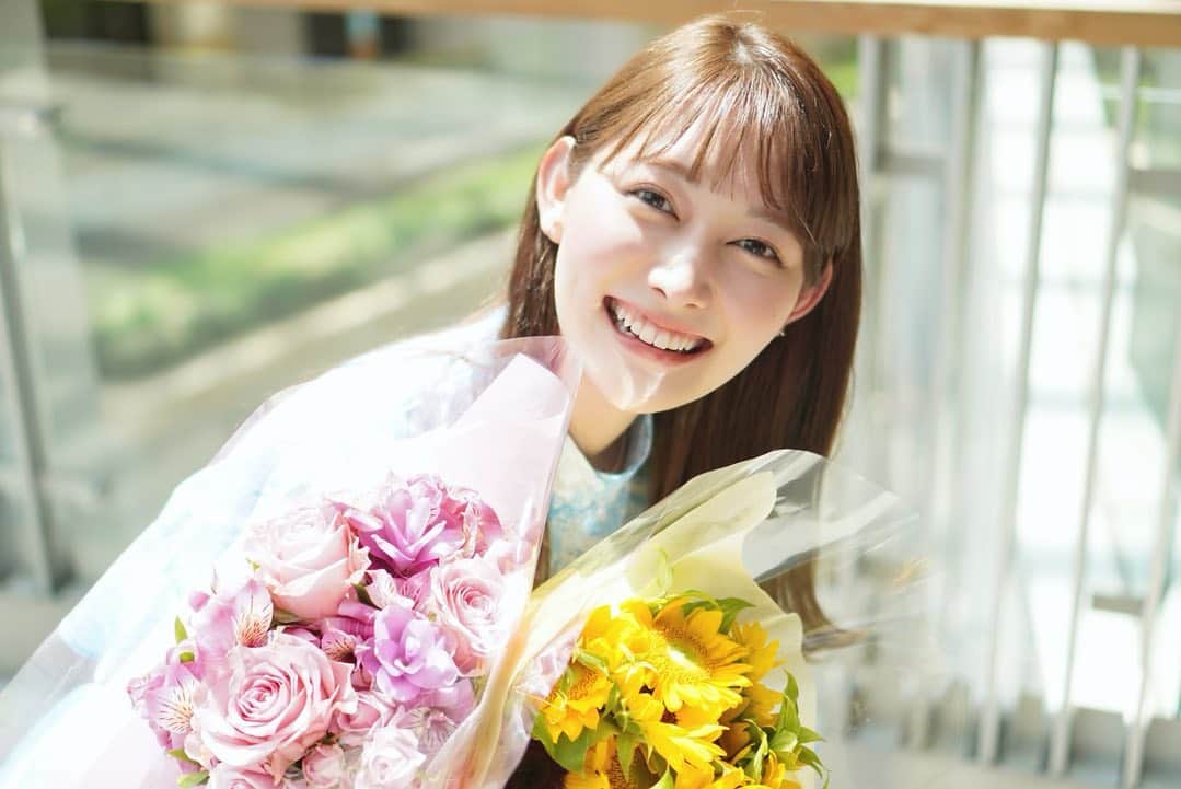 森山みなみさんのインスタグラム写真 - (森山みなみInstagram)「#嬉しかった 💐  #モーニングショー　#いただいたお花　#ピンクと黄色」7月2日 20時40分 - minami.moriyama_ex