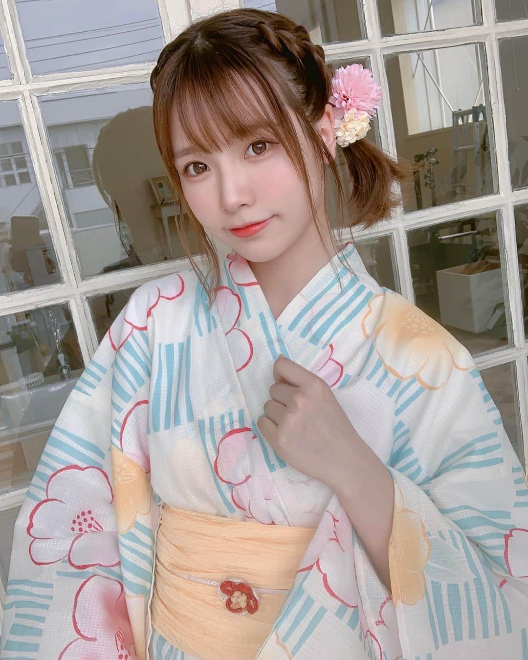 Liyuu（リーユウ）さんのインスタグラム写真 - (Liyuu（リーユウ）Instagram)「7月🎐浴衣写真上げる🫧  可愛くてお気に入り！ そして髪形もレアですよ😗」7月2日 22時36分 - koi_liyuu