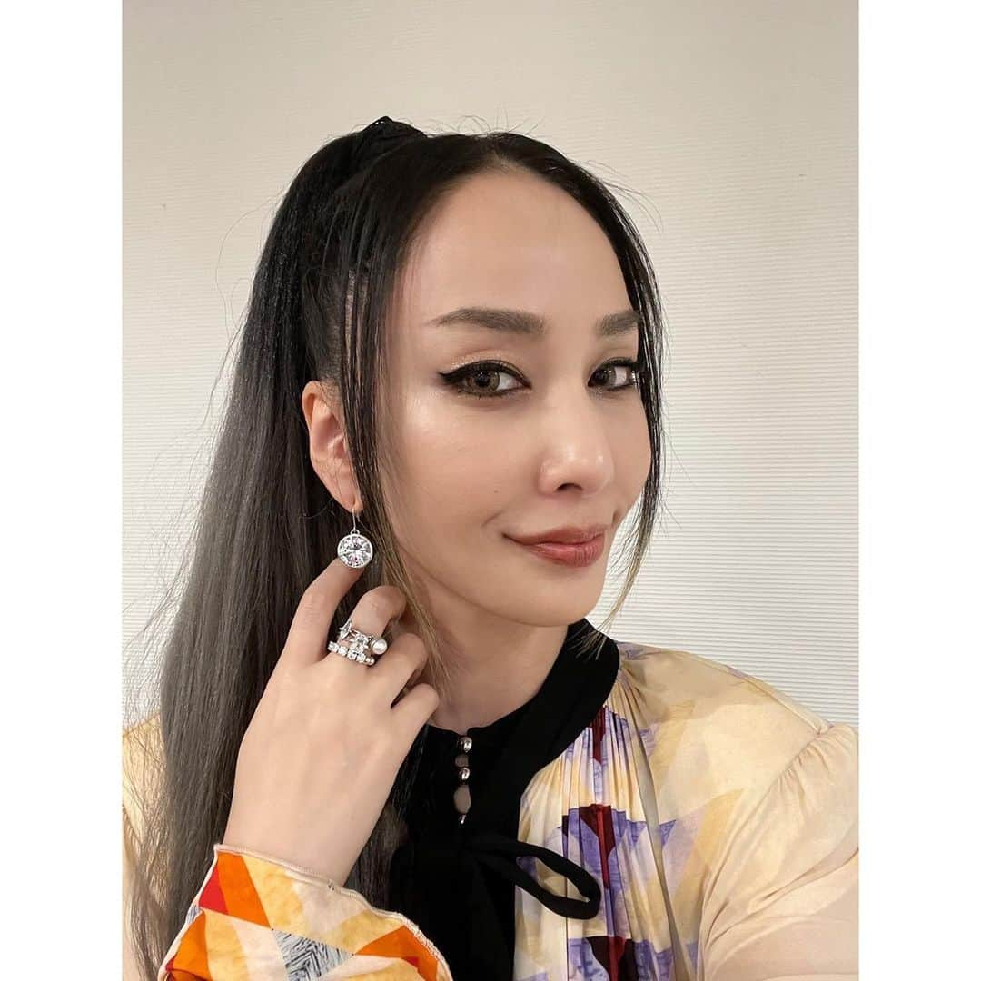 中島美嘉さんのインスタグラム写真 - (中島美嘉Instagram)「.  見てくれた方 ありがとう ございました！  #themusicday @e.m.portrait #イーエム」7月2日 23時48分 - mikanakashima_official