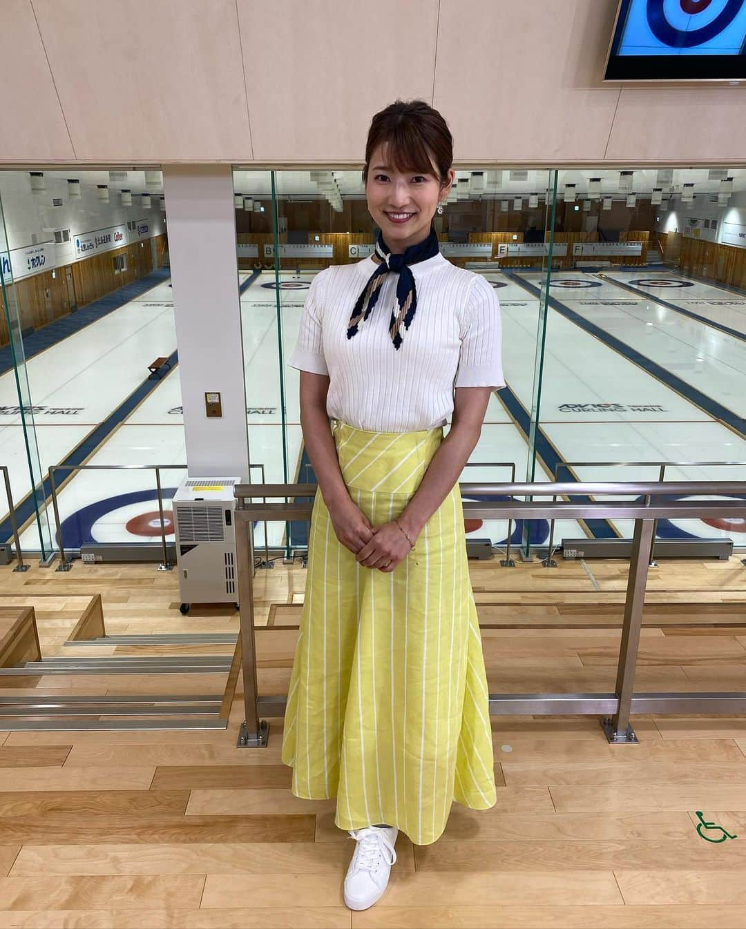 安藤萌々さんのインスタグラム写真 - (安藤萌々Instagram)「タモリSTATION 🥌衣装です  ロケ衣装 @cyclasofficial アクセサリー @anemone_official  スタジオ衣装 @apuweiser_official アクセサリー @anemone_official  みなさん、素敵な日曜日をお過ごし下さい☺️  #タモリステーション  #スタイリング #アナウンサー  #衣装  #おでかけ #インタビュー #カーリング #タモリSTATION  はグッド！時代に担当して下さっていたスタイリストさんにお世話になっています☺️ 沢山の #ご縁 に感謝です」7月3日 1時47分 - momo_ando_ex