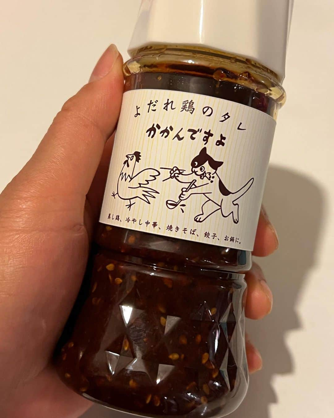 甘糟記子さんのインスタグラム写真 - (甘糟記子Instagram)「金曜日の夕飯(o^^o)  鶏胸肉の酒蒸し、豚の味噌焼き、サラダ、ミネストローネ、 鎌倉野菜のオーブン焼きです。  先日買った鎌倉野菜をお皿に盛って、ニンニク、ゲランドのフルールドセルと胡椒、オリーブオイルをかけて焼くだけ。最後にバルサミコをかけていただきました。 あと鎌倉で買った万願寺とうがらしとナスは焼いて煮浸しに。次の日用ね(≧∀≦)  蒸し鶏にかけたタレはかかんのもの。 このよだれ鶏のタレ、めちゃくちゃ美味しいの\(//∇//)\ 餃子にも合うし、麺に絡めても美味しい！  夏はヘビロテ間違いなしです╰(*´︶`*)╯♡  #甘糟ご飯#ご飯#夕飯#家ごはん#おうちご飯#よだれ鶏 #かかん#鎌倉野菜」7月3日 10時49分 - norihey924