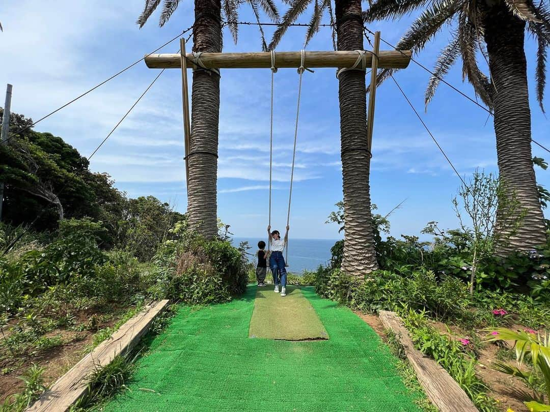 辻元舞さんのインスタグラム写真 - (辻元舞Instagram)「. 5月末に行った初島旅行🌴 湯河原→初島→八景島シーパラダイス と盛り沢山の内容ですがYouTubeアップしています🙌🏻 自然に癒されてアクティブに遊んでとてもリフレッシュできました😆 初島までのフェリーでかもめに出会えた人いますか…？🕊笑  #初島#湯河原#八景島シーパラダイス#家族旅行#MaiFamTV」7月3日 13時12分 - mai_tsujimoto