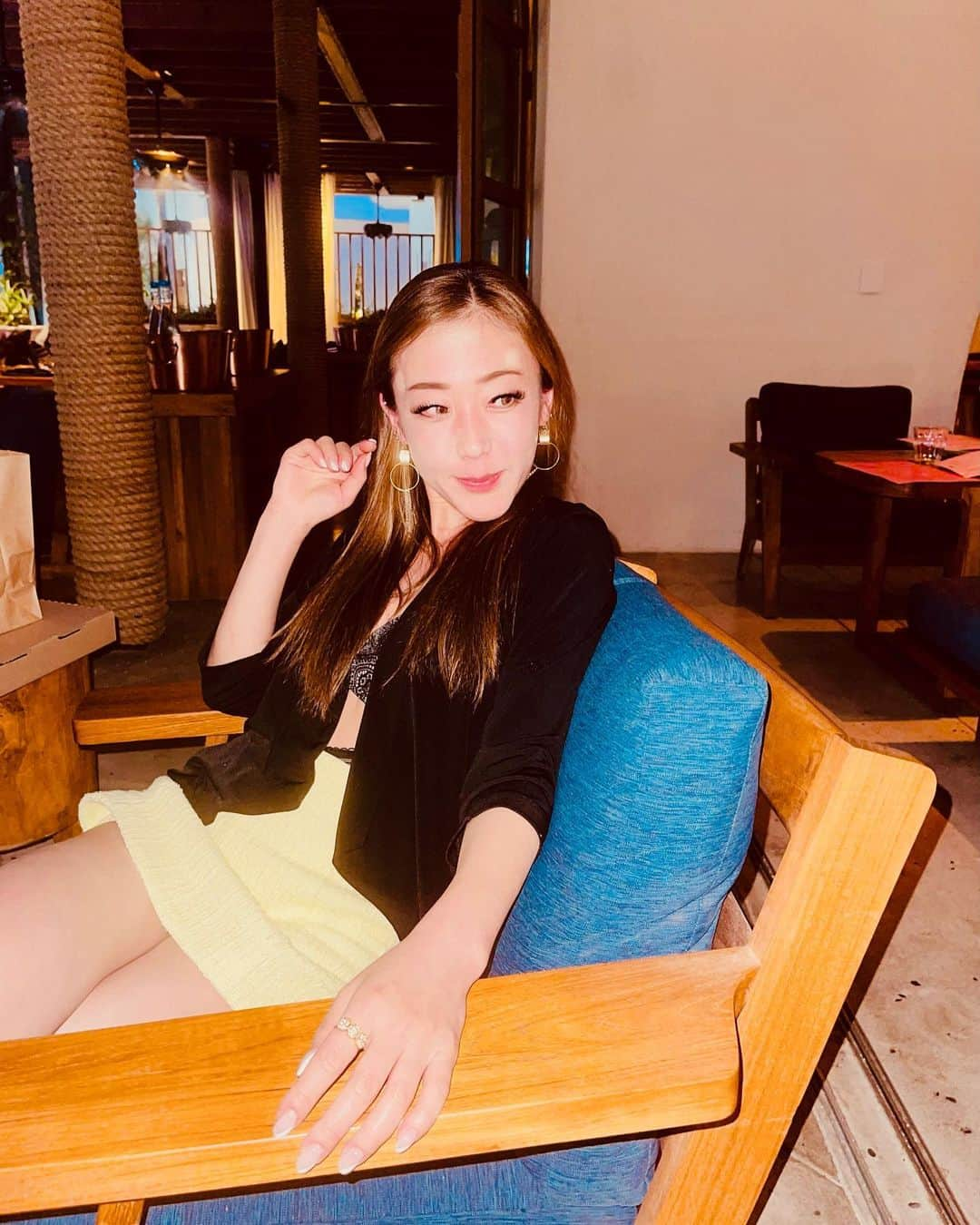 村主章枝さんのインスタグラム写真 - (村主章枝Instagram)「July 4th is Independence Day. So Vegas is little busy👍🏻 I went to “Kassi” at Virgin hotel. This restaurant is built like beach house. And they invite different DJs and you can enjoy food and music😋🎵 The hummus was so delicious 💗💗💗  7月4日は独立記念日です。ラスベガスは少し混んでます👍🏻バージンホテルの「カッシ」に行ってきました。 このレストランはビーチハウスをイメージして建てられています。 色々なDJが曲を回しているので、食べ物と音楽を楽しむことができます😋🎵 ハムスはとても美味しかったです💗💗  #lasvegasfood  #lasvegasrestaurant  #ラスベガス生活  #ラスベガスグルメ」7月3日 14時23分 - fumie.suguri