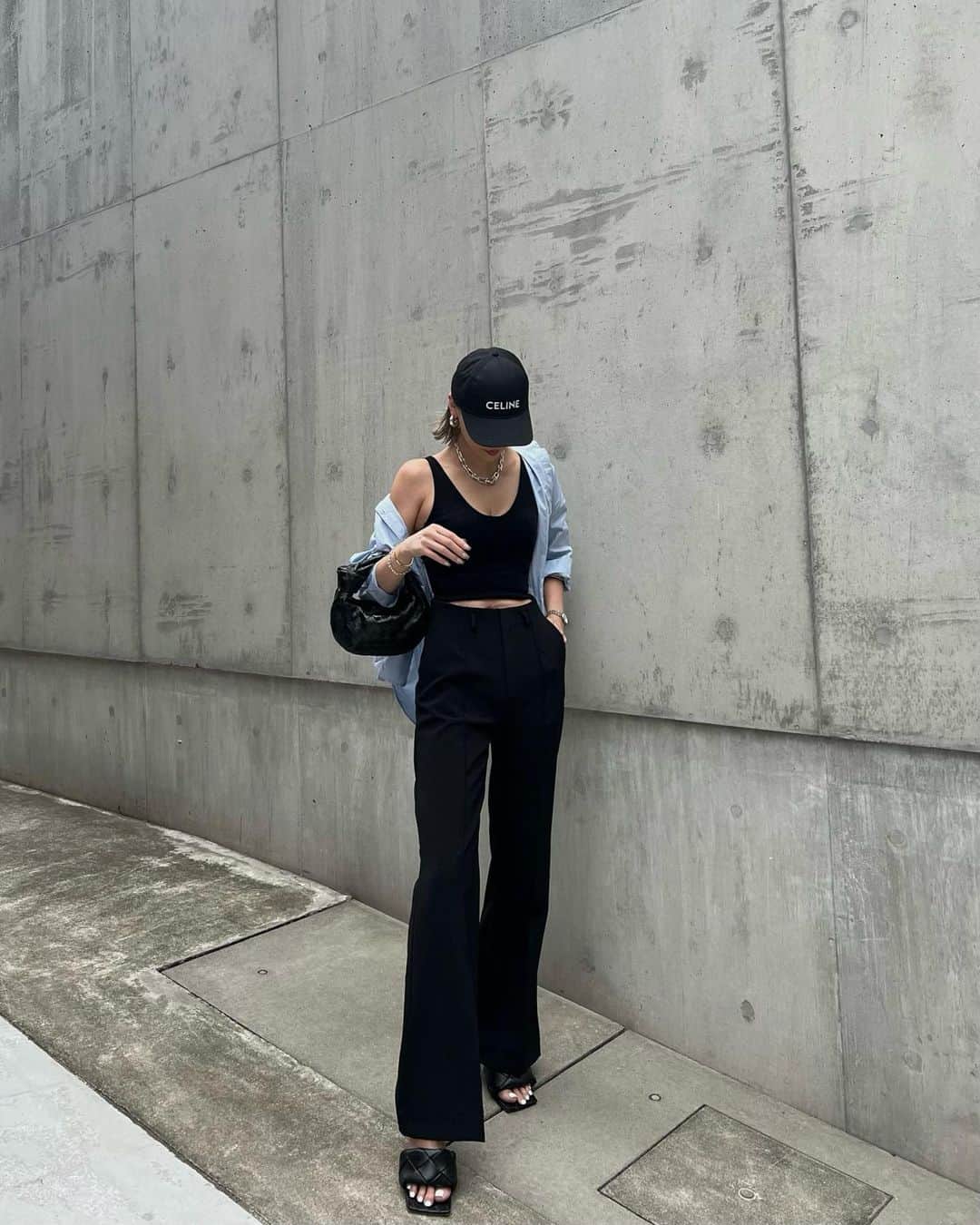 孫きょうさんのインスタグラム写真 - (孫きょうInstagram)「outfit💙  cap @celine  tops @amaterasjapan  shirt @sheinofficial  bottom @dresslaveofficial  shoes , bag @newbottega」7月3日 21時32分 - sonkyou1013