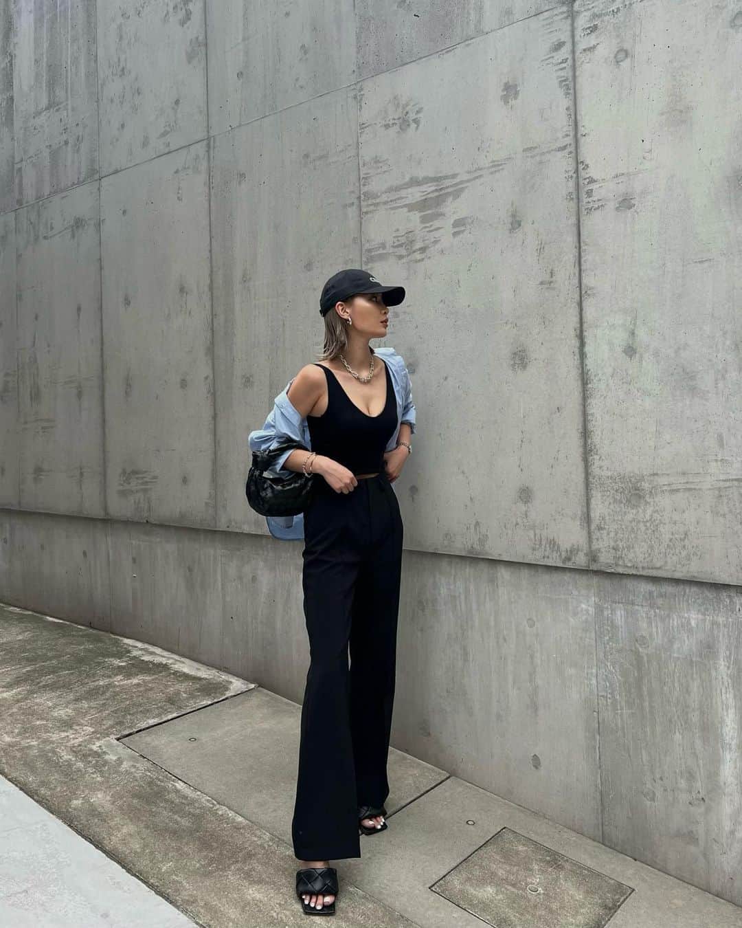 孫きょうさんのインスタグラム写真 - (孫きょうInstagram)「outfit💙  cap @celine  tops @amaterasjapan  shirt @sheinofficial  bottom @dresslaveofficial  shoes , bag @newbottega」7月3日 21時32分 - sonkyou1013