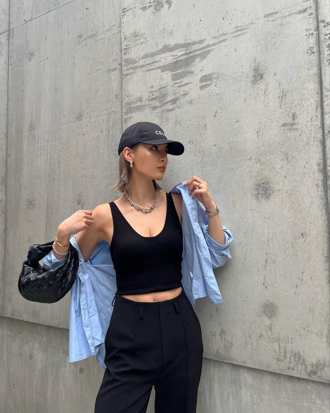 孫きょうさんのインスタグラム写真 - (孫きょうInstagram)「outfit💙  cap @celine  tops @amaterasjapan  shirt @sheinofficial  bottom @dresslaveofficial  shoes , bag @newbottega」7月3日 21時32分 - sonkyou1013