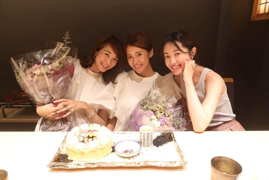 Risako Yamamotoさんのインスタグラム写真 - (Risako YamamotoInstagram)「🍣🎂  わっきんのbaby showerと、私のお誕生日をお祝いしてもらいました♡😉  ミニチュアのお鮨が乗った、お寿司ケーキ、可愛くて可愛くて。 キャンドルも最高すぎました🥹  ありがとうございました🎂🫶🏽  #birthdaycake #babyshower #お寿司ケーキ」7月3日 21時57分 - risako_yamamoto