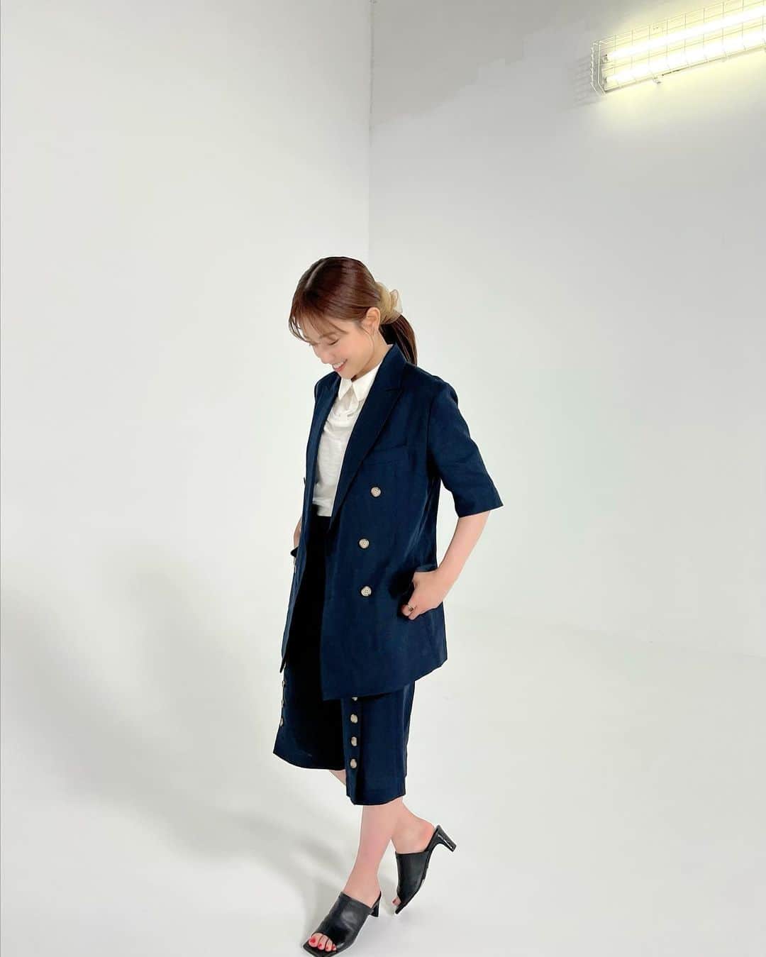 中川絵美里さんのインスタグラム写真 - (中川絵美里Instagram)「👗  jacket&bottoms @aoiwanaka.official   #衣装」7月4日 10時06分 - emiri_nakagawa