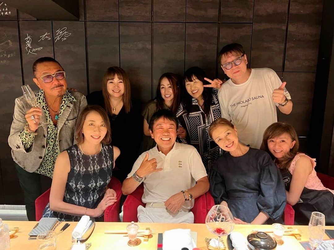 長野智子さんのインスタグラム写真 - (長野智子Instagram)「#黒しゃり 麻布十番  素晴らしいお寿司を堪能しました🍣  美味しく食べながらヘルシーで罪悪感なし。翌日の体調の良さにビックリです。  まだまだ素晴らしいものは世の中にたくさんありますね。  楽しかった🥰」7月4日 12時30分 - naganotomoko