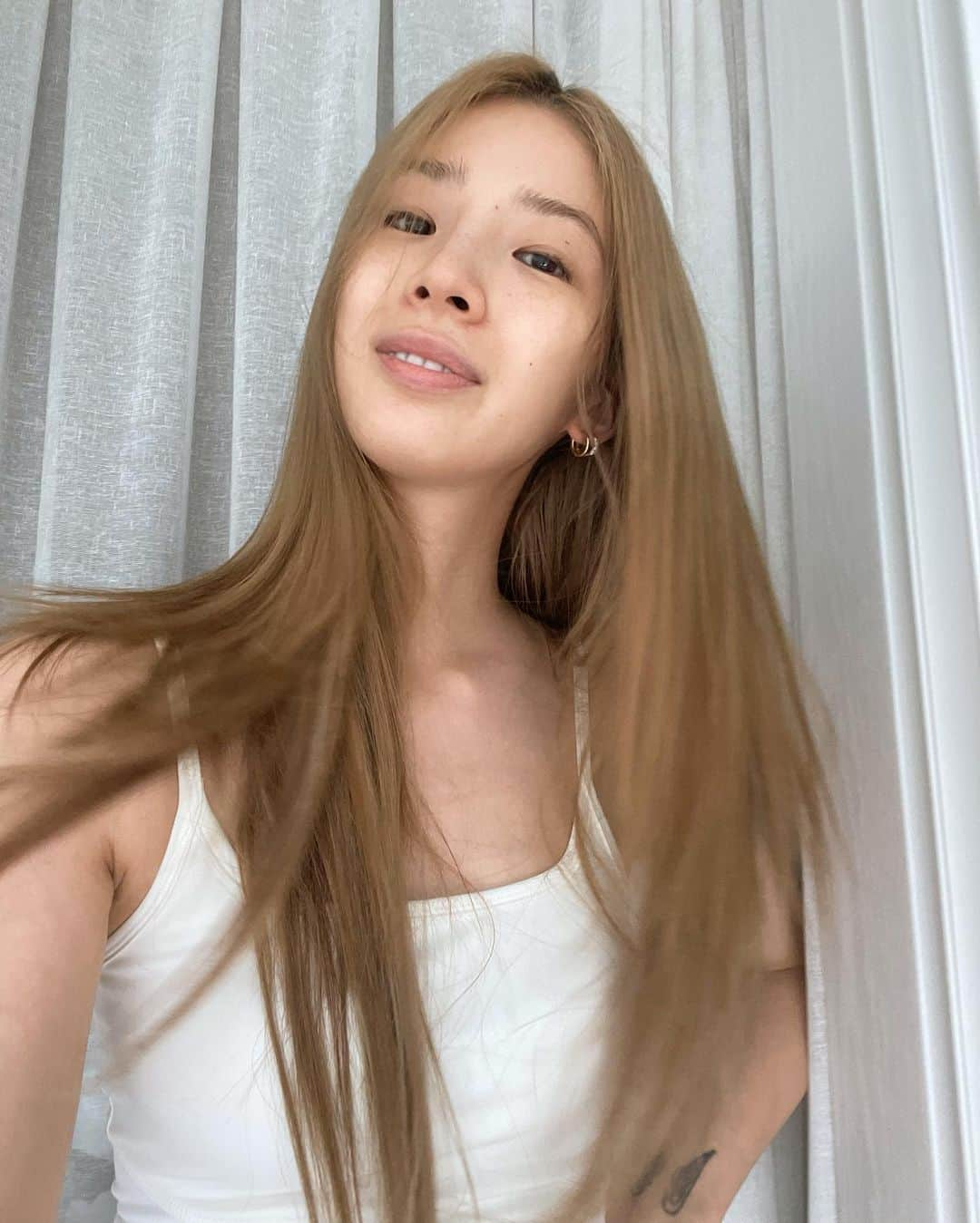 アイリーン・キムさんのインスタグラム写真 - (アイリーン・キムInstagram)「No makeup Mondays😌😙🤍」7月4日 15時21分 - ireneisgood