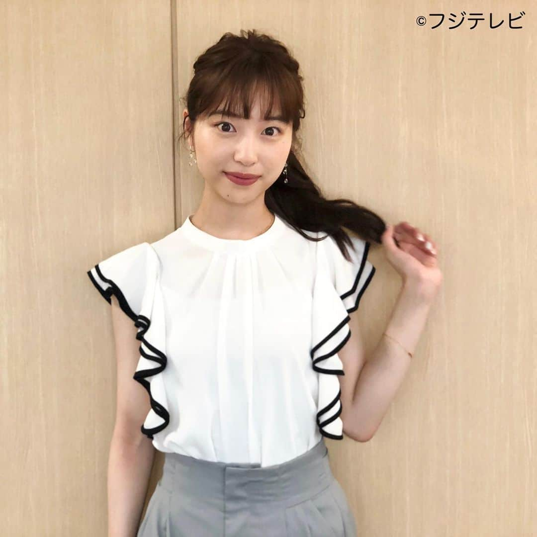 フジテレビ「めざましテレビ」さんのインスタグラム写真 - (フジテレビ「めざましテレビ」Instagram)「ファッション雑誌CanCamとコラボした お天気コーナー「きょう何着て行く？」 林佑香さんの毎日のコーデを紹介♪  7月4日（月） ★コーデ★  ・ブラウス　　@nostalgia_jp 　３１９０円 ・パンツ　　　@lagunamoon_com 　１万４３００円 ・靴　　　　　@kanematsu_official ３万３０００円  ・イヤリング　　@anemone_official 　２３１０円   ☆ポイント☆ 暑さが気になるこれからの季節は、 サラッと一枚着るだけでサマになる主役トップスが頼れます✨ 白と黒のバイカラー配色を効かせたフリルブラウスなら、 大人っぽさと可愛らしさを兼ね備えた印象に👠  #めざましテレビ #きょう何着て行く？ #林佑香 #今日のコーデ #コーデ #CanCam #今日のファッション#ootd #きょう何着て行く？は月〜金朝6時22分ごろ放送  #きれいめコーデ #きれいめカジュアル #大人コーデ #春コーデ #オフィスカジュアル #上品コーデ #アナウンサー衣装」7月4日 17時44分 - mezamashi.tv